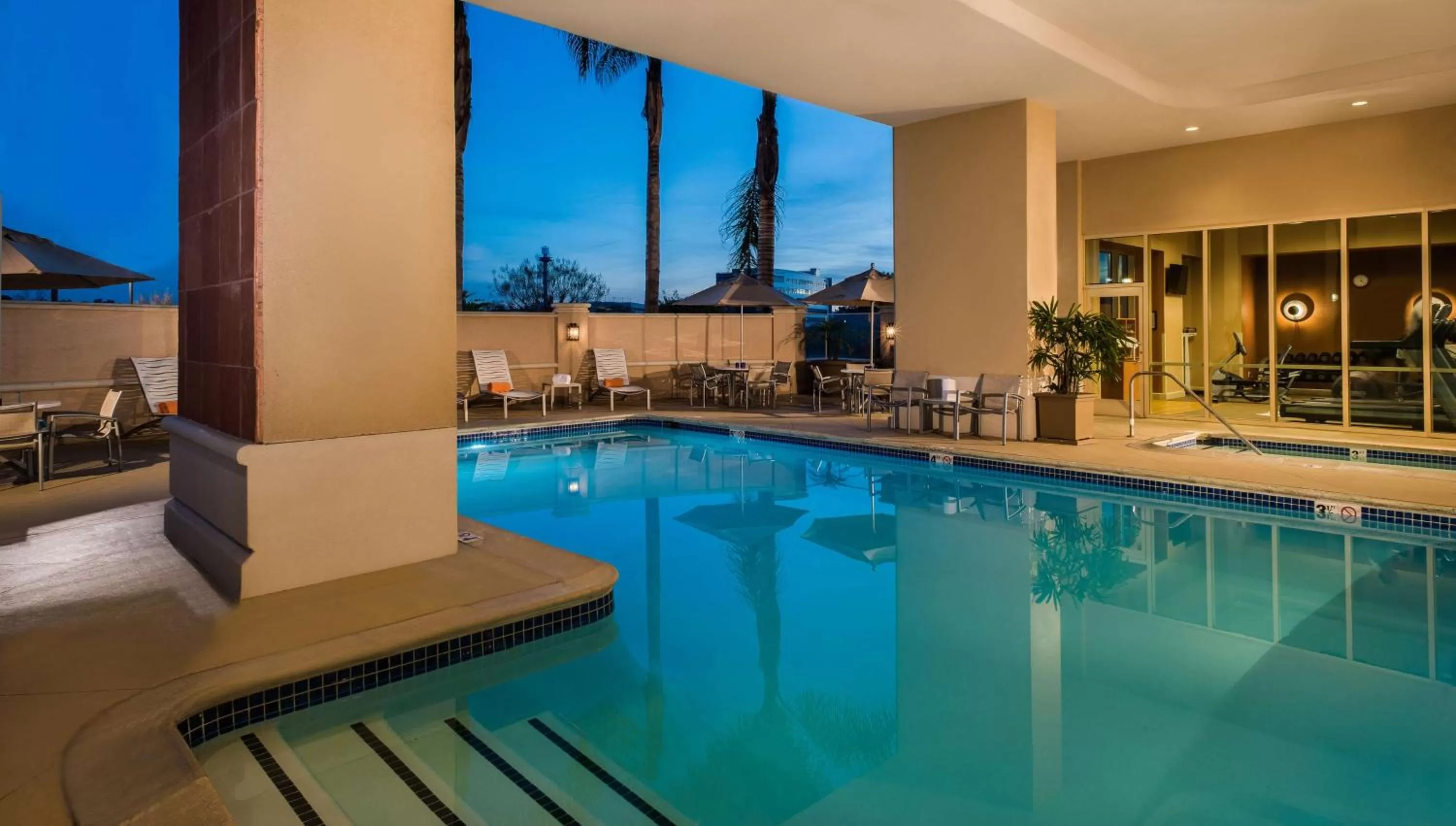 Pool view in Hilton Santa Clara