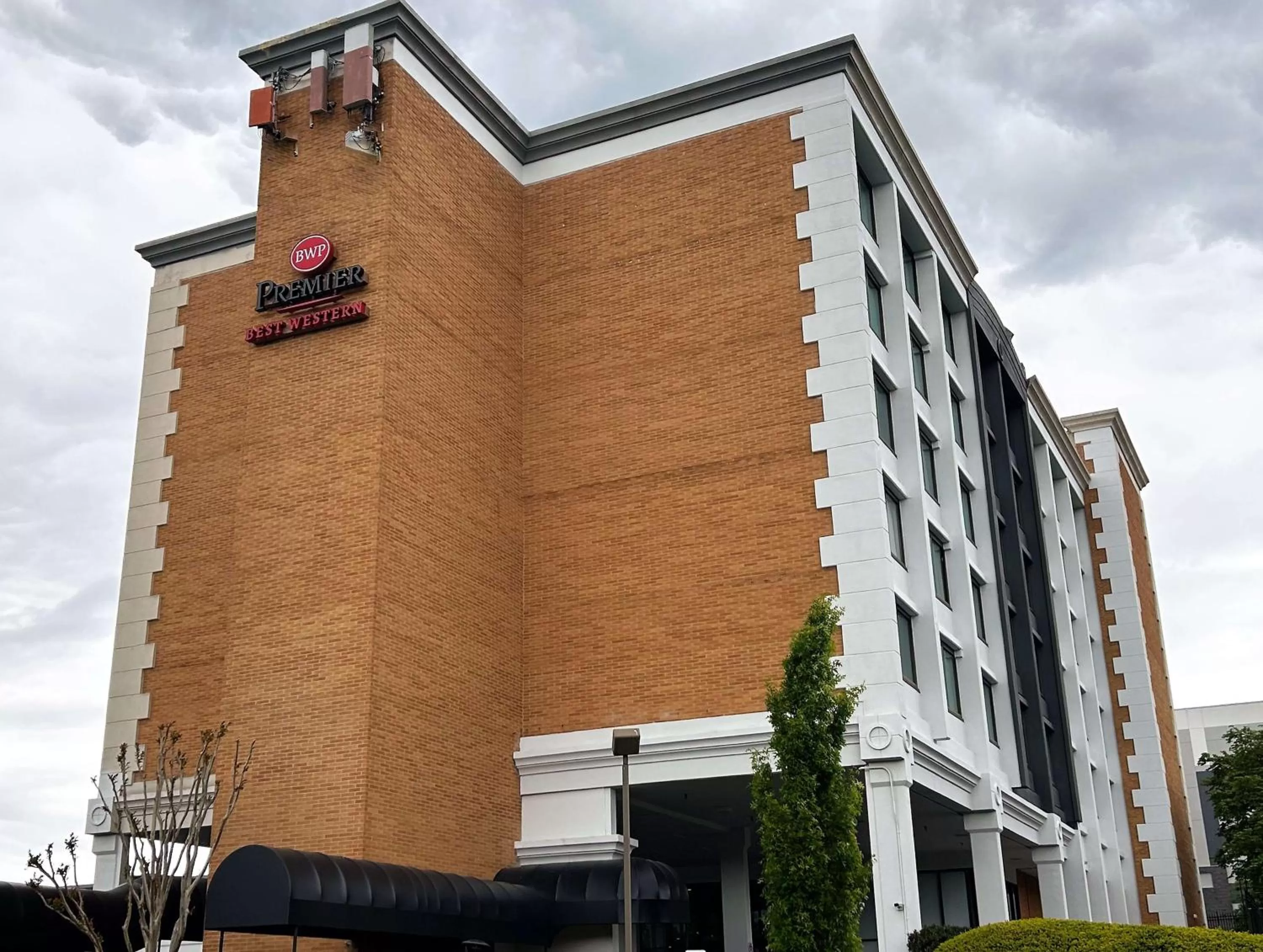 Property building in Best Western Premier Rockville Hotel & Suites