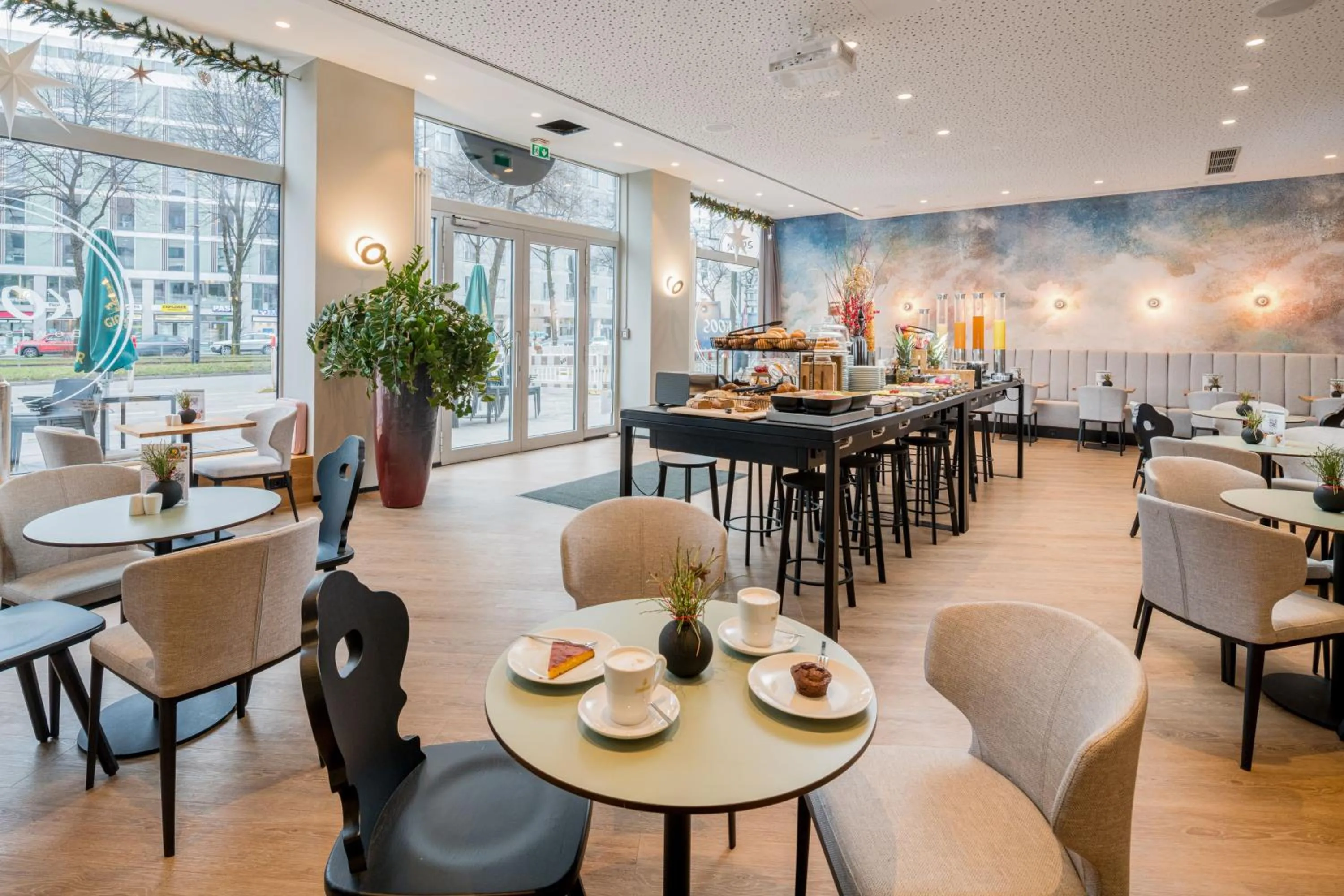 Restaurant/places to eat in KOOS Hotel&Apartments - City Aparthotel