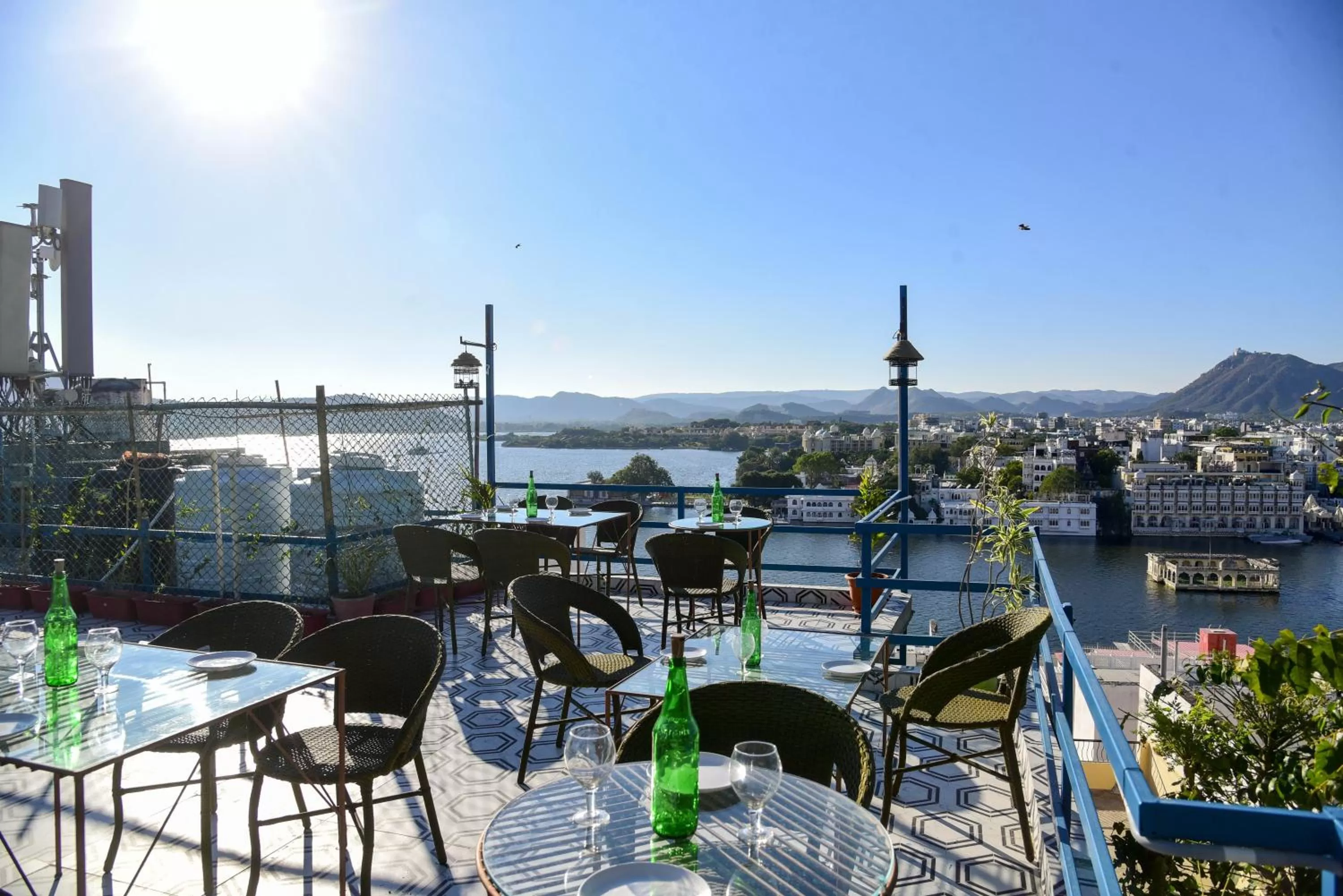 Dining area in Hotel Casa by the lake