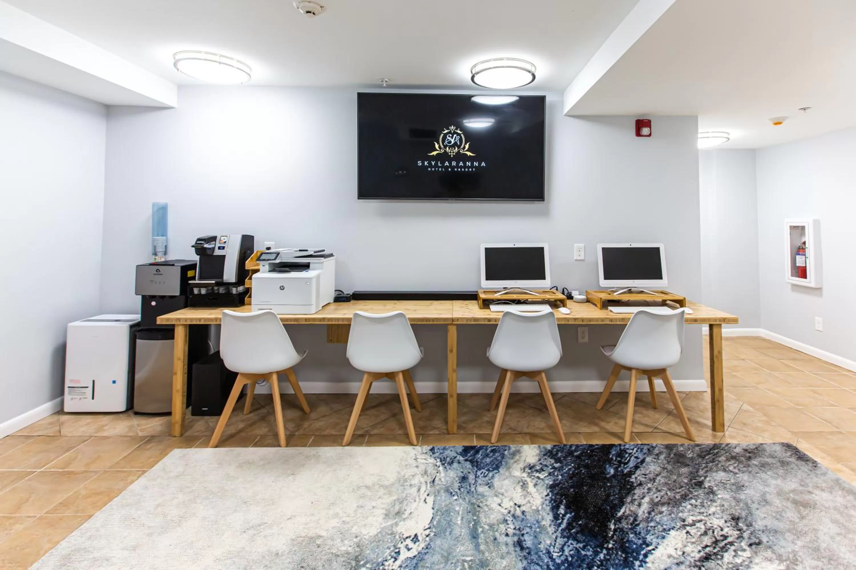 Communal lounge/ TV room in SKYLARANNA Resort & SPA