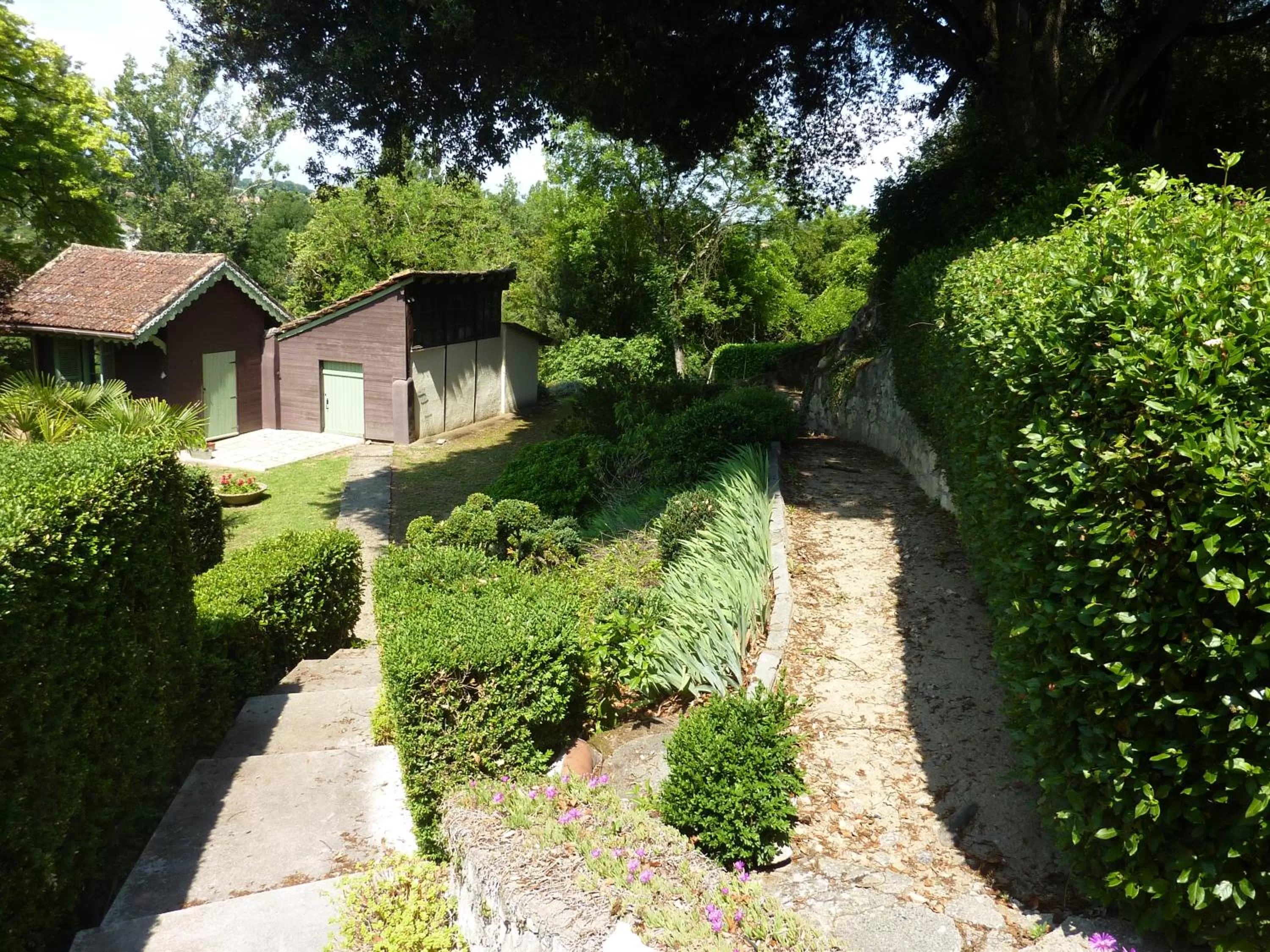 Property Building in Beaux Chênes