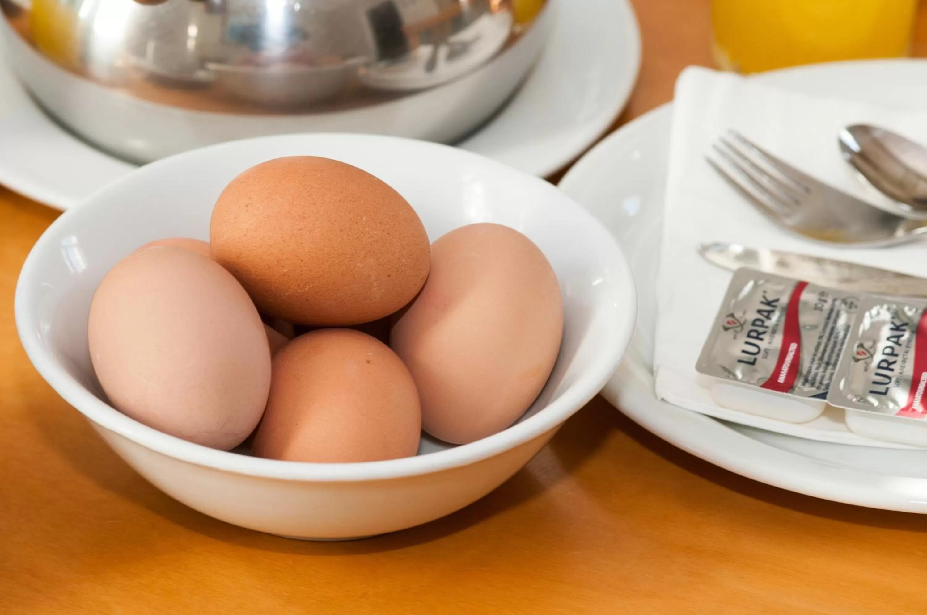 Breakfast in Cecil Hotel