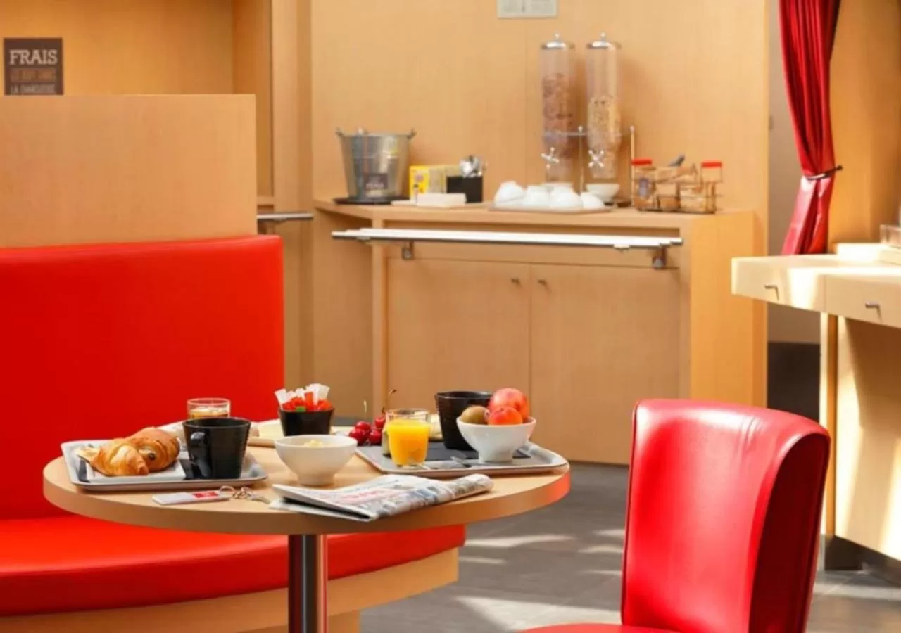 Breakfast in Ibis Le Havre Sud Harfleur