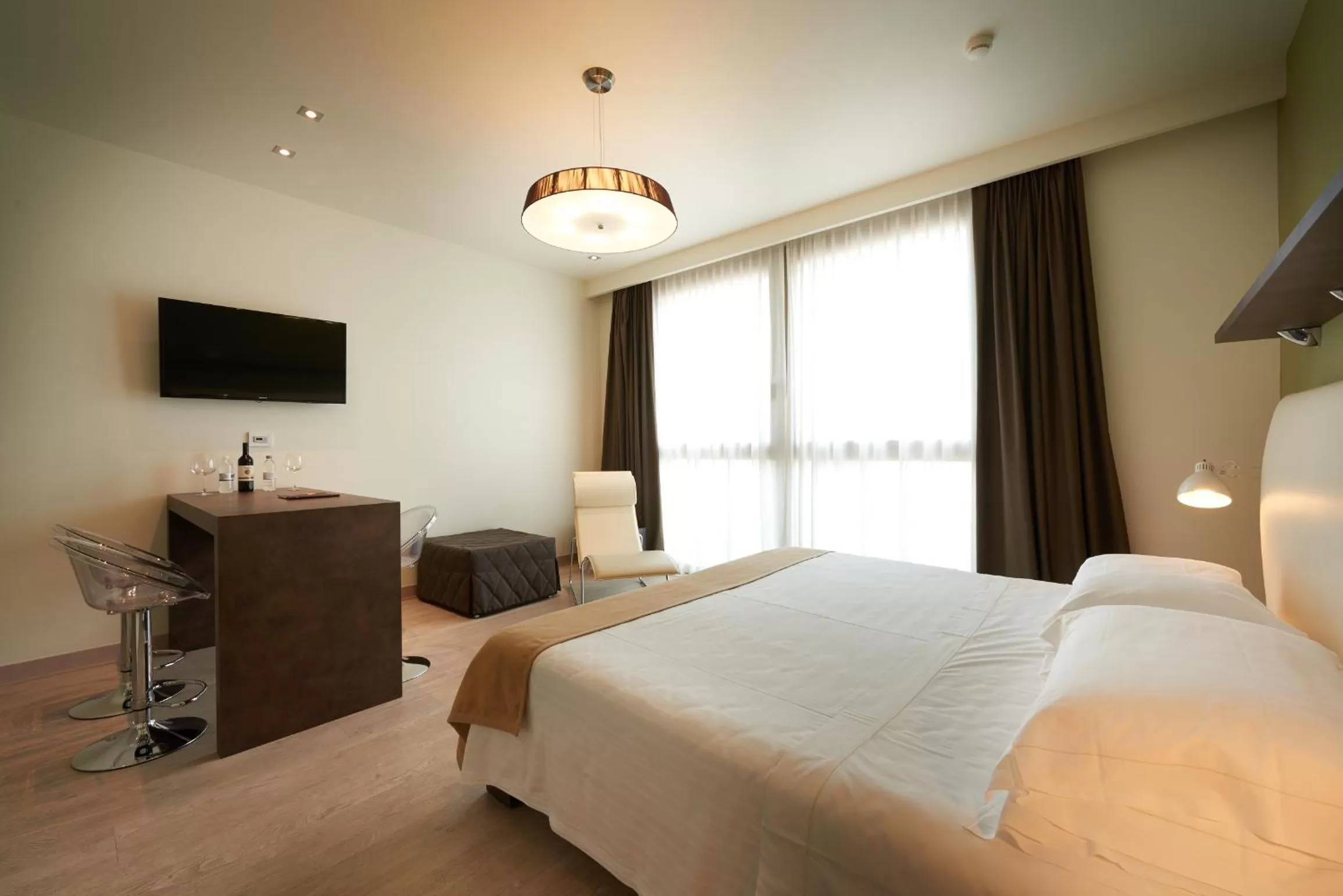 Photo of the whole room, Bed in Forte16 View & SPA