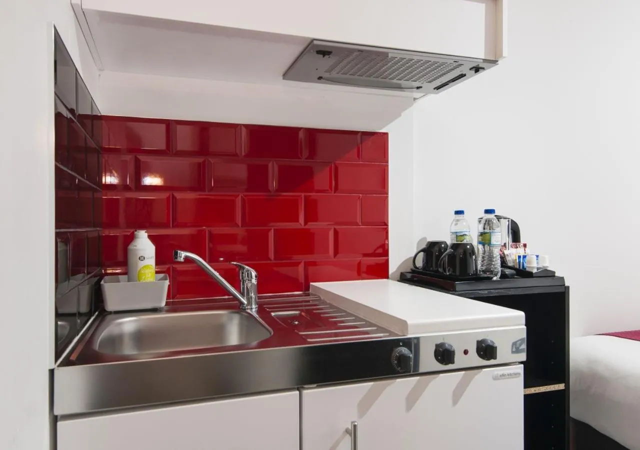 minibar in Wembley Park Hotel