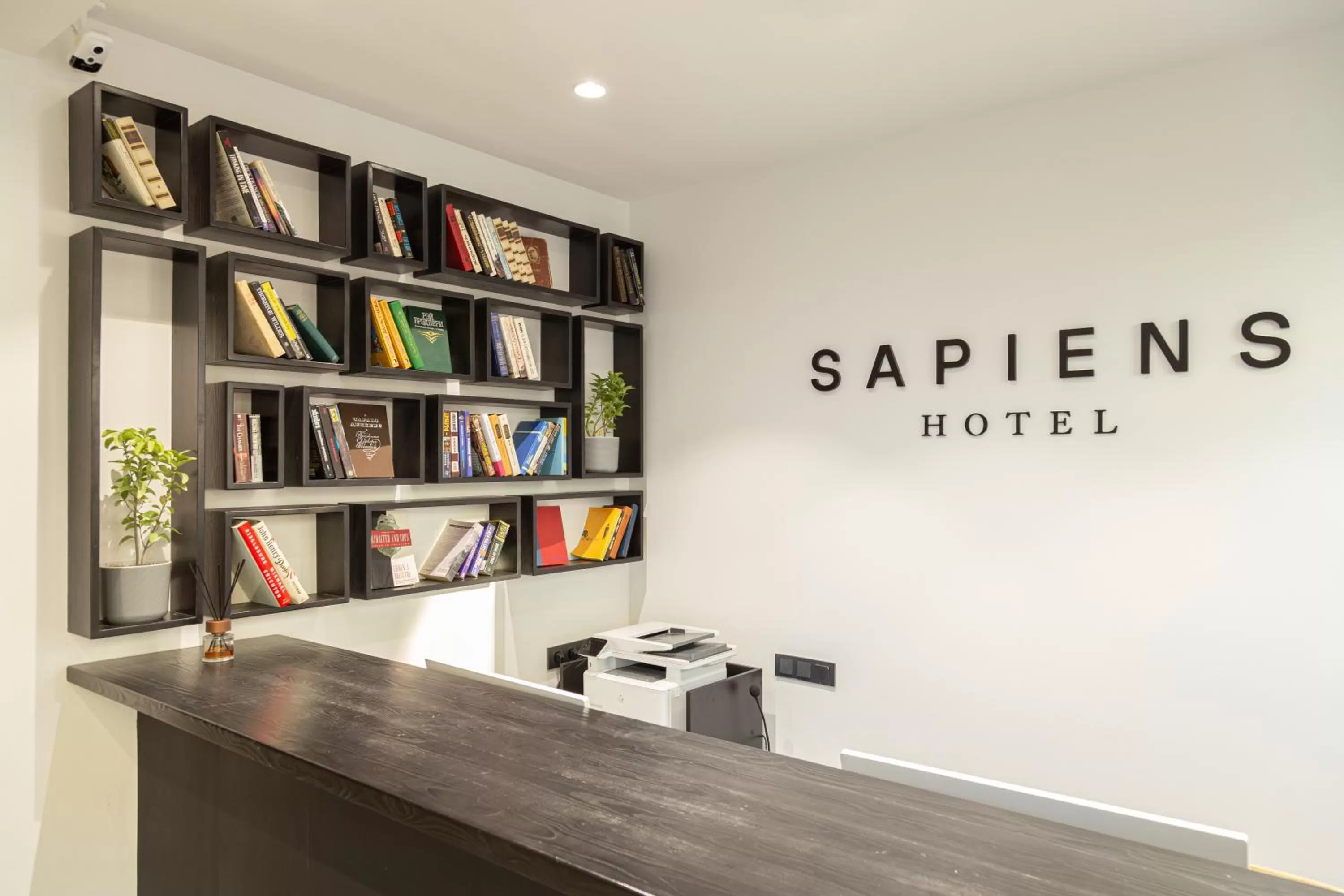 Library in Sapiens Hotel