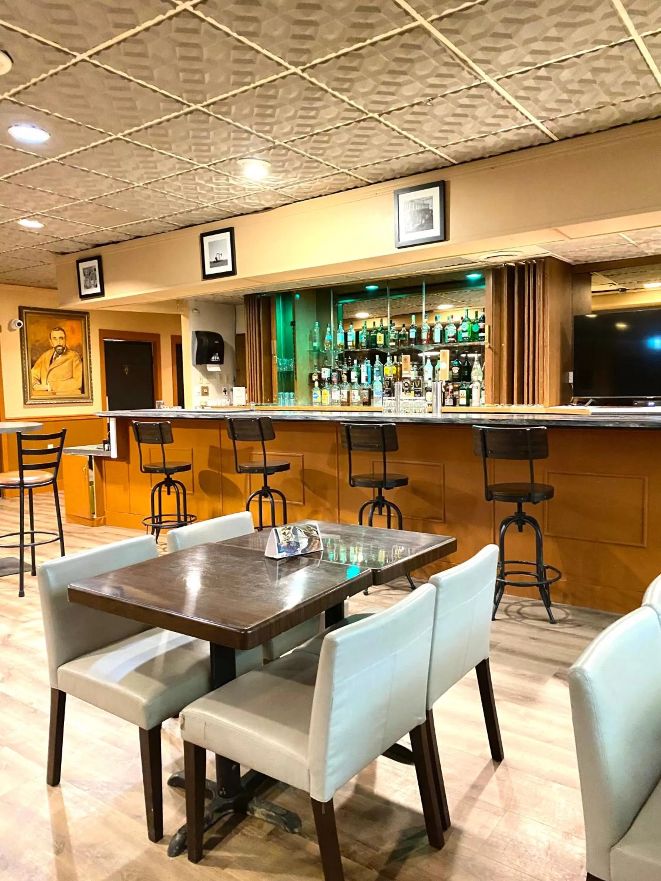 Lounge or bar in The George Dawson Inn & Conference Centre