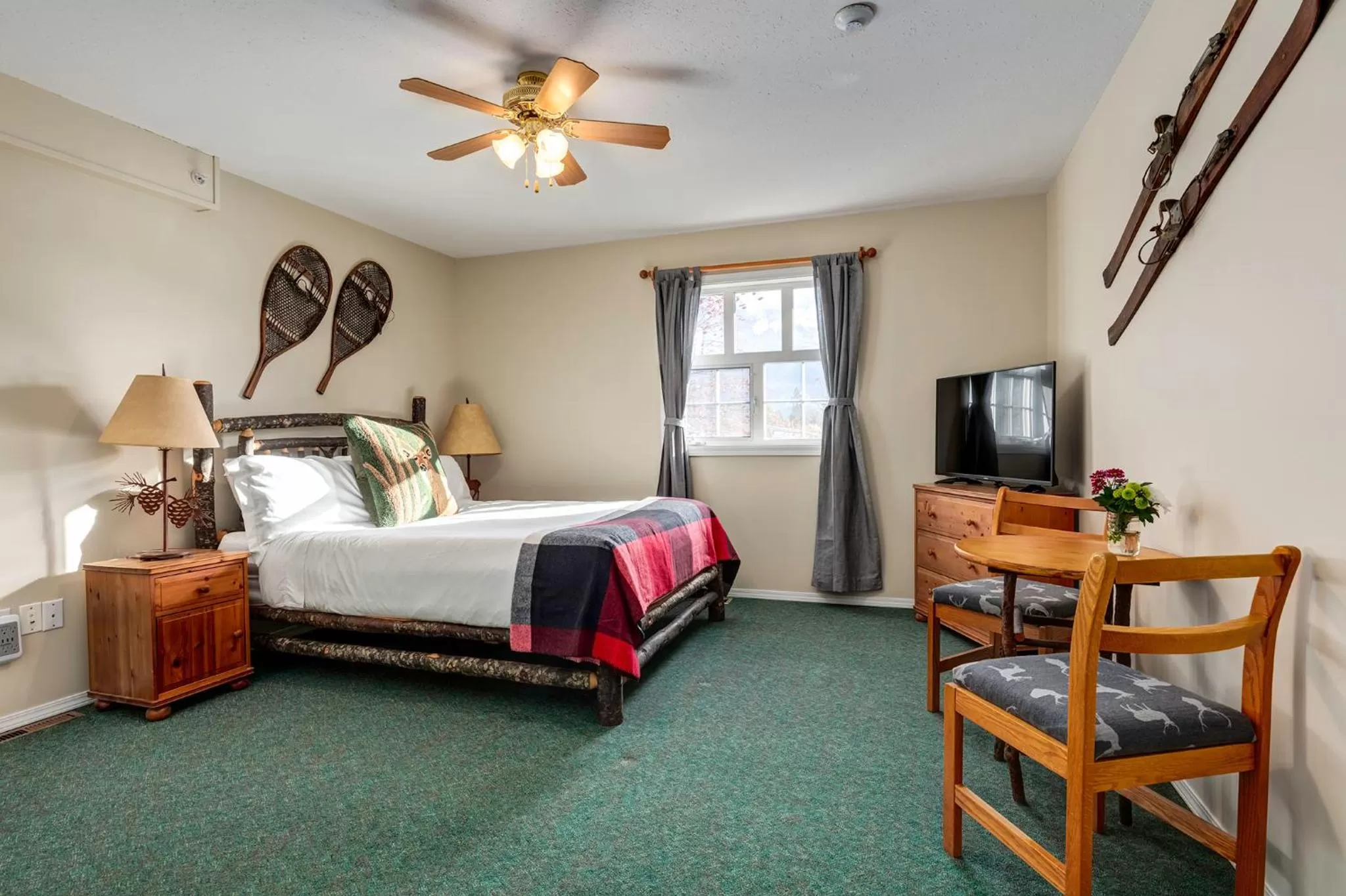 Bed in Courthouse Inn Revelstoke