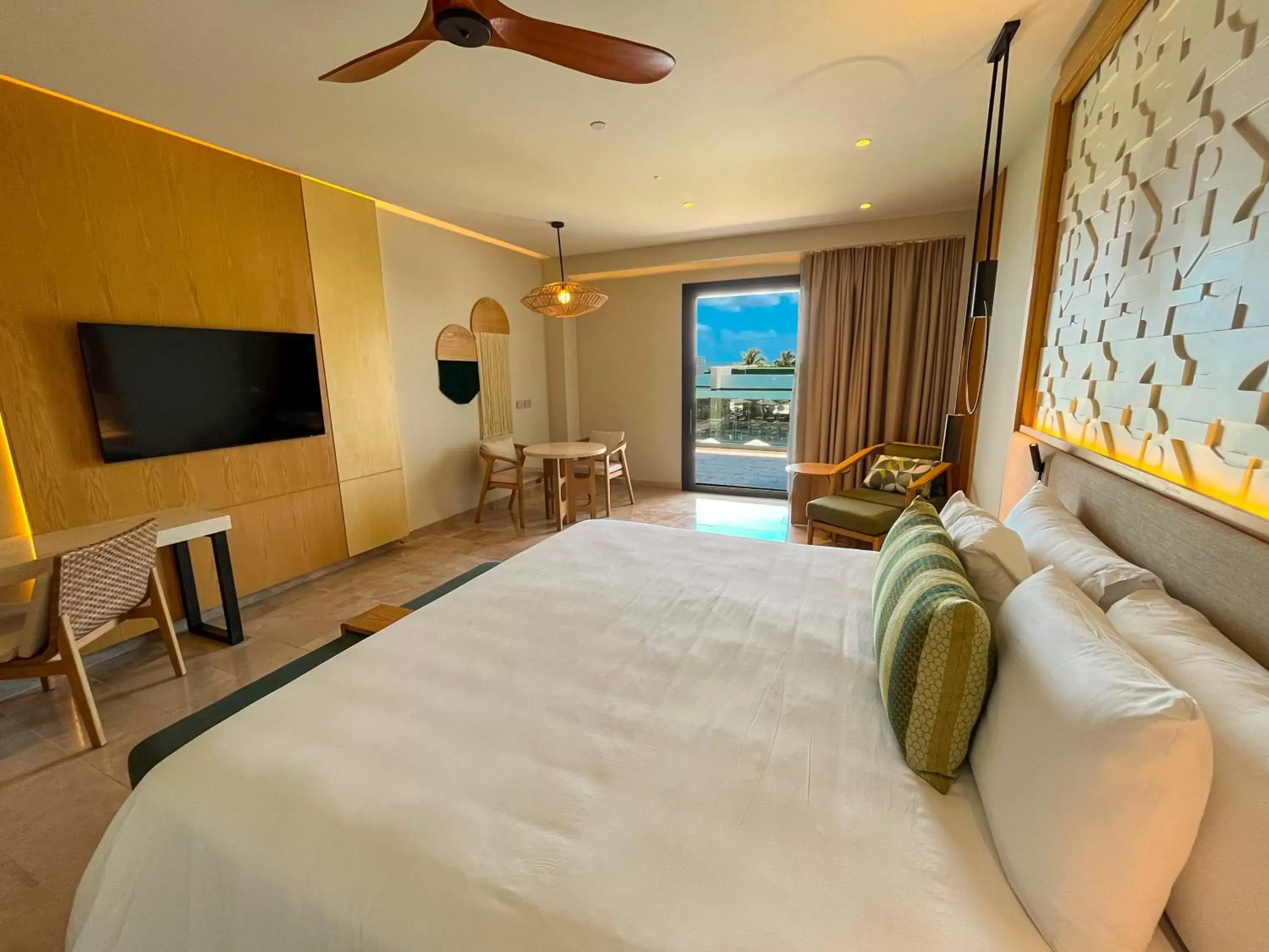 Serenity Club Partial Ocean View King Bed Junior Suite - single occupancy in Haven Riviera Cancun - All Inclusive - Adults Only Serenity Club Partial Ocean View King Bed Junior Suite - single occupancy in Haven Riviera Cancun - All Inclusive - Adults Only