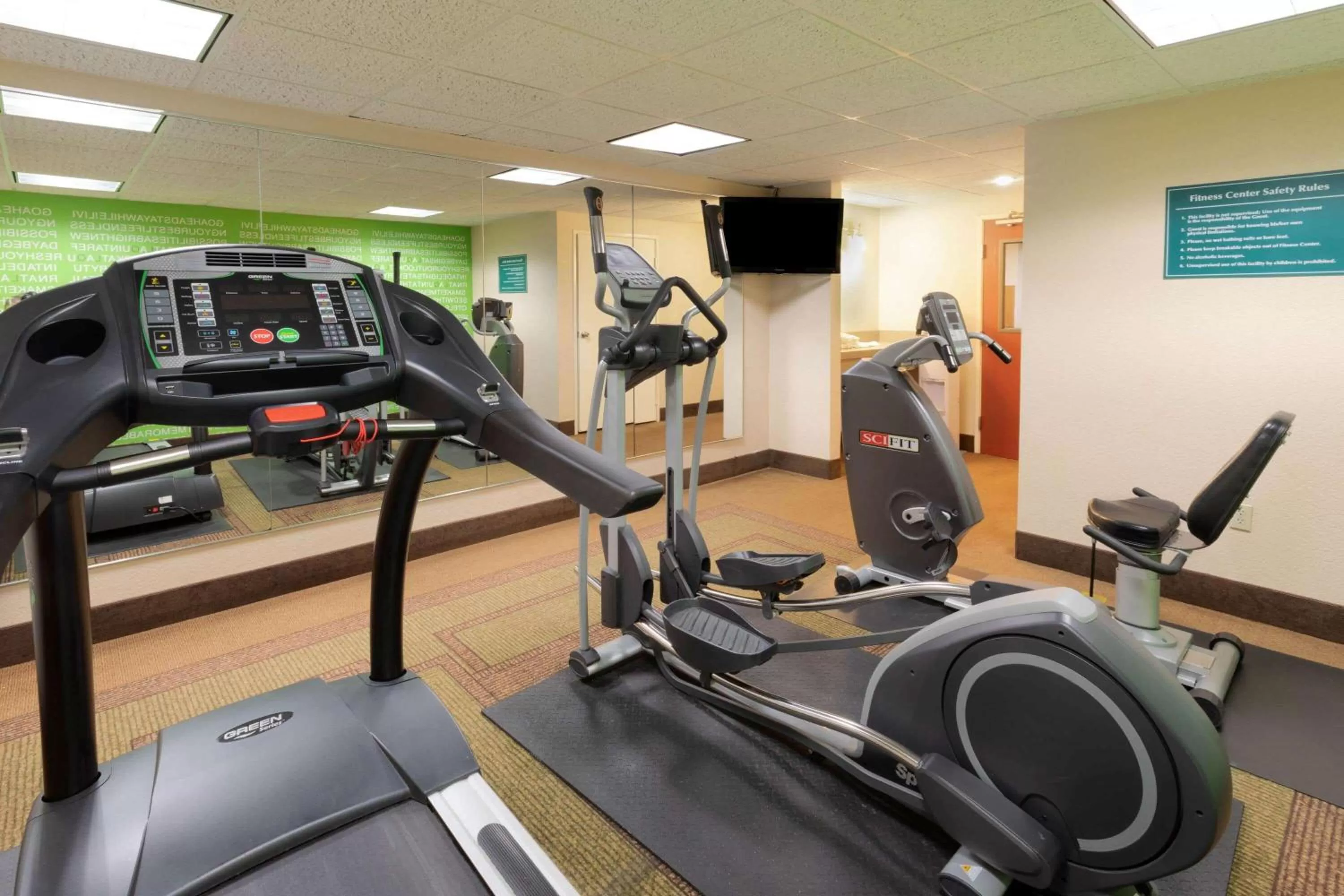 Fitness centre/facilities in La Quinta Inn by Wyndham Minneapolis Airport Bloomington