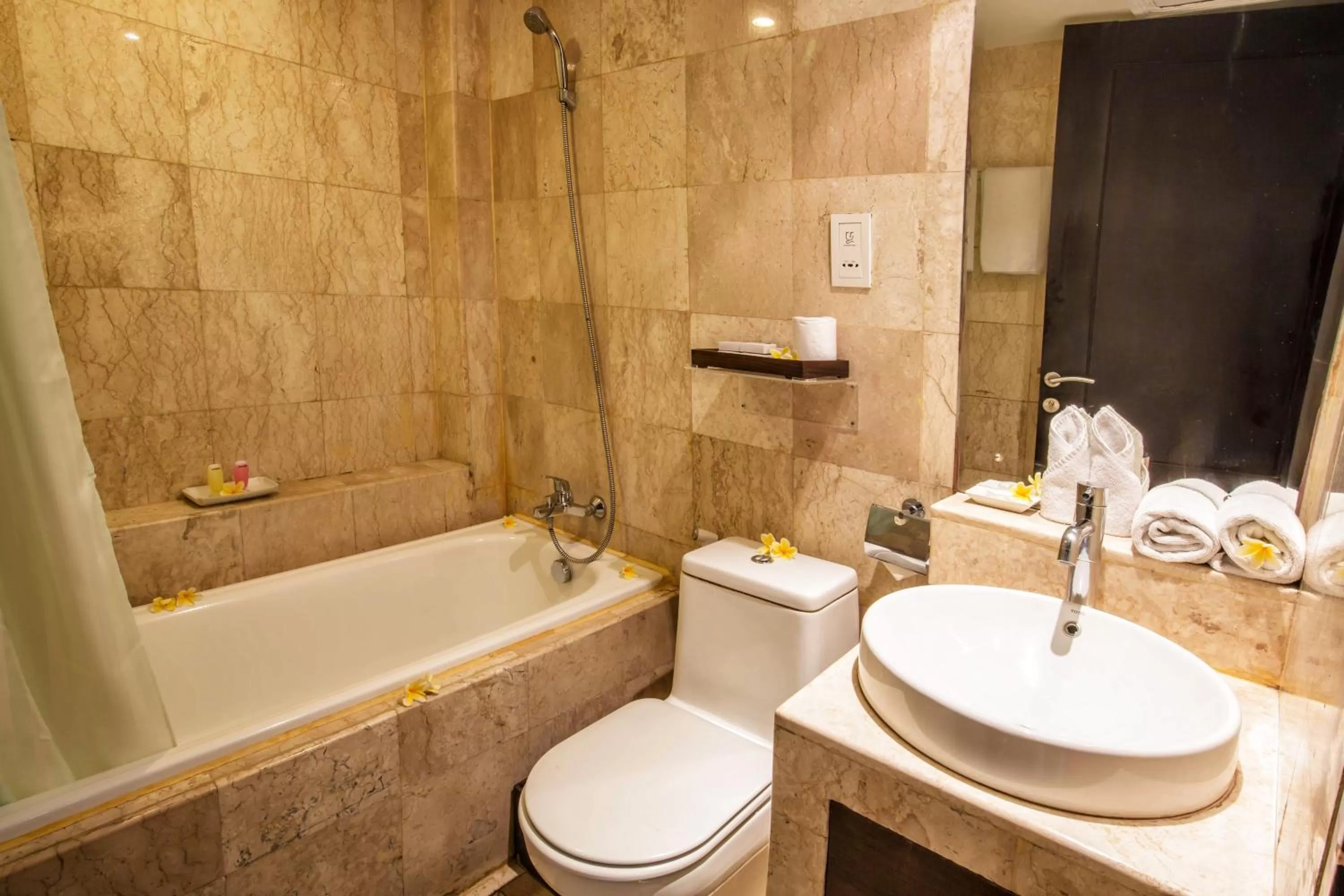 Toilet in Royal Regantris Kuta