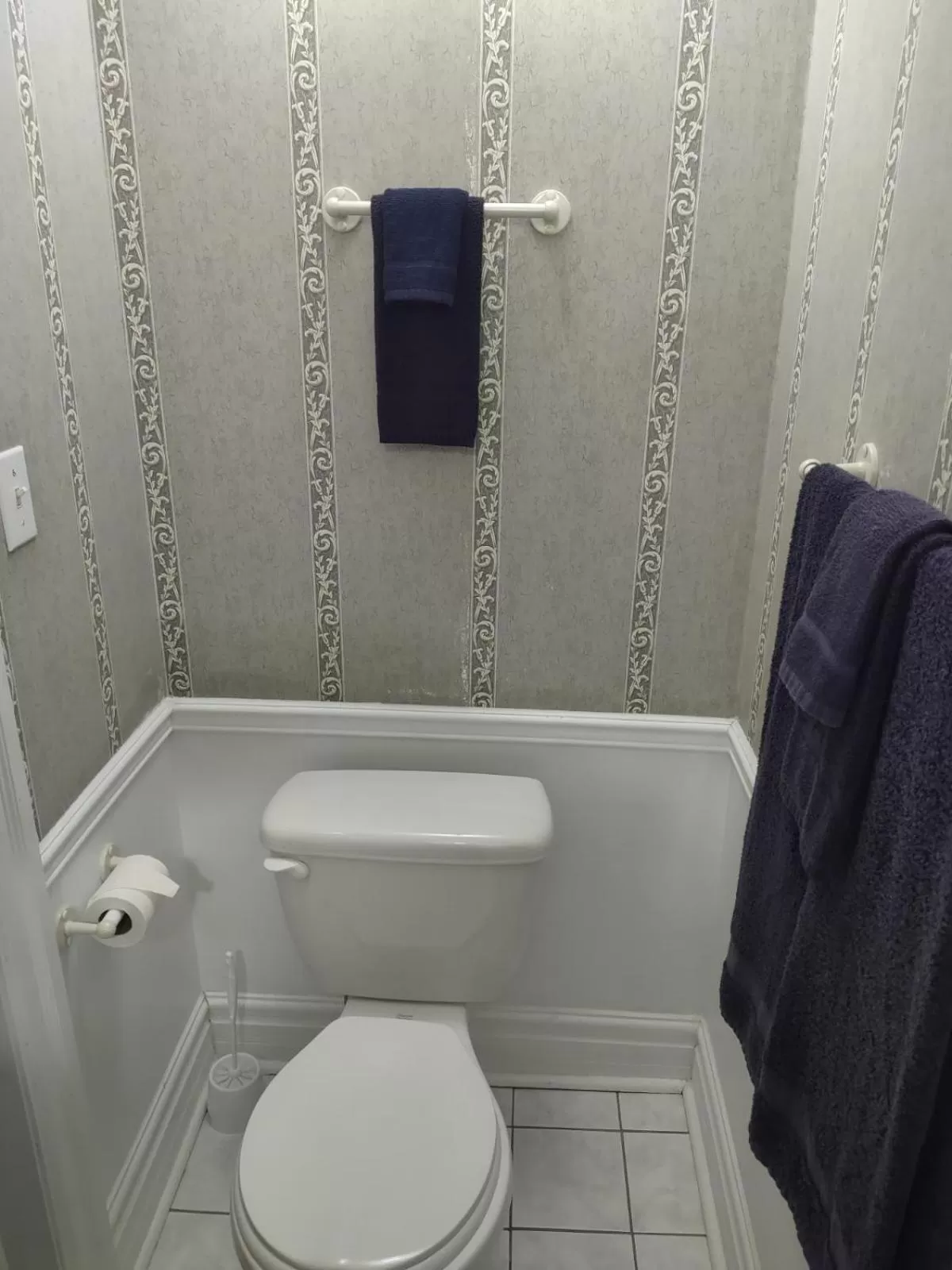 Bathroom in The King George Inn