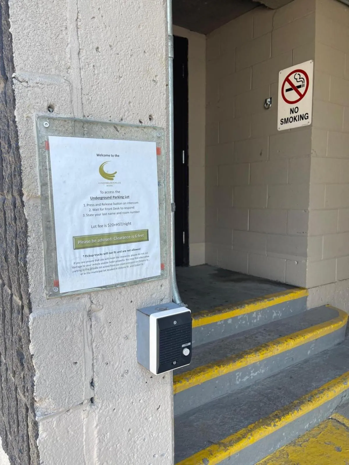 Parking in Confederation Place Hotel