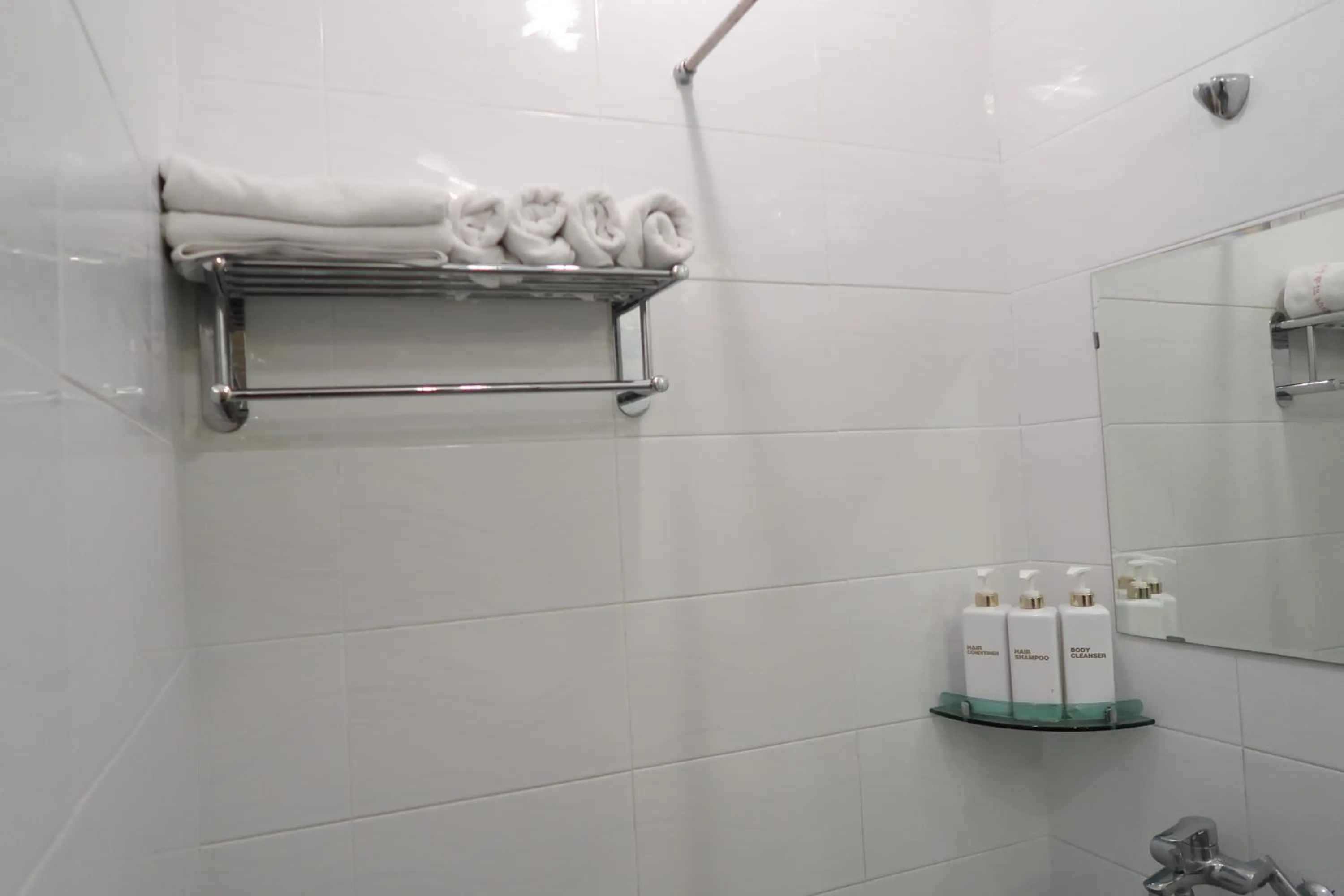 Shower in Andong Poong-gyung HOSTEL n LIBRARY