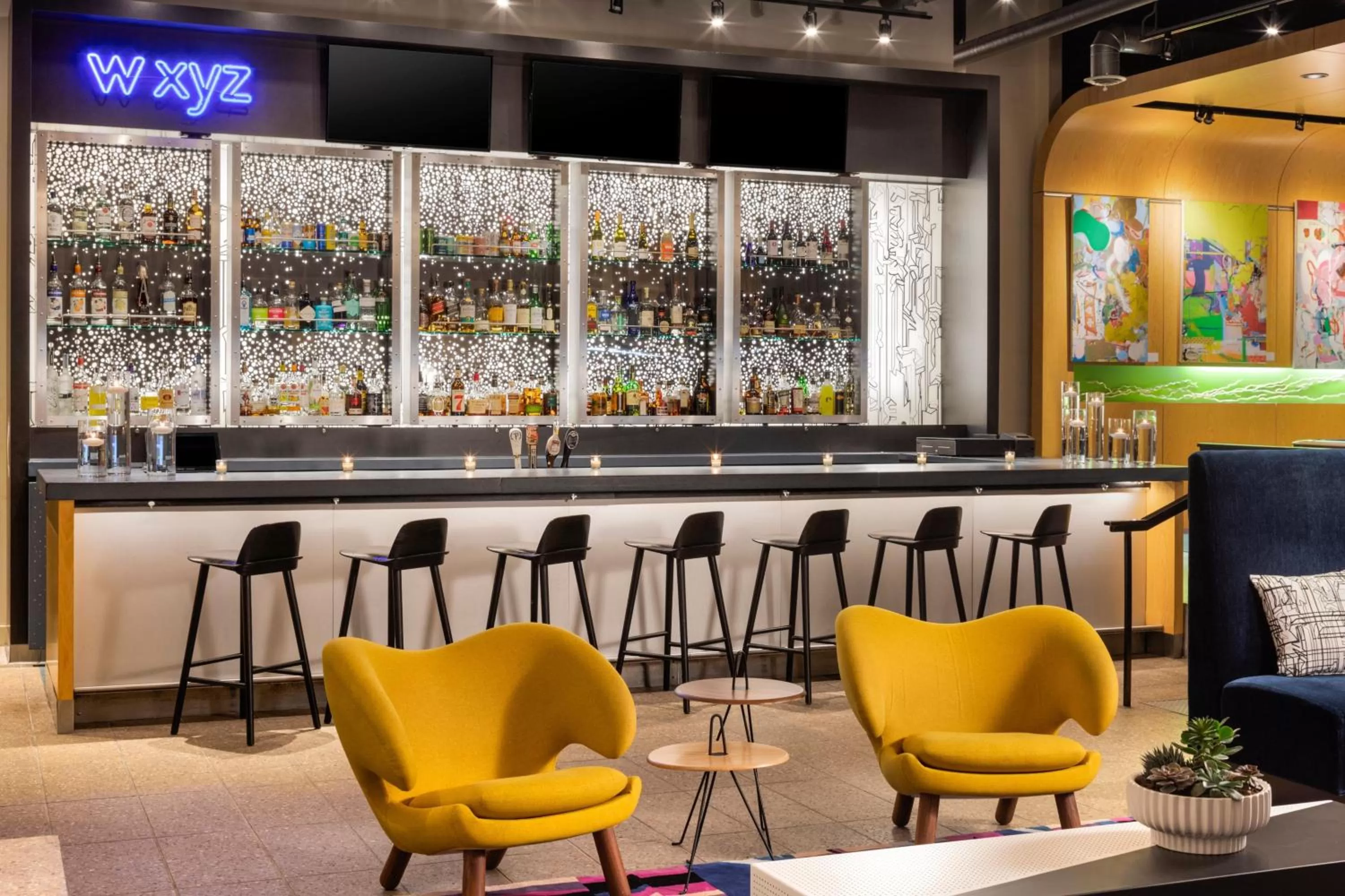 Restaurant/places to eat in Aloft Minneapolis