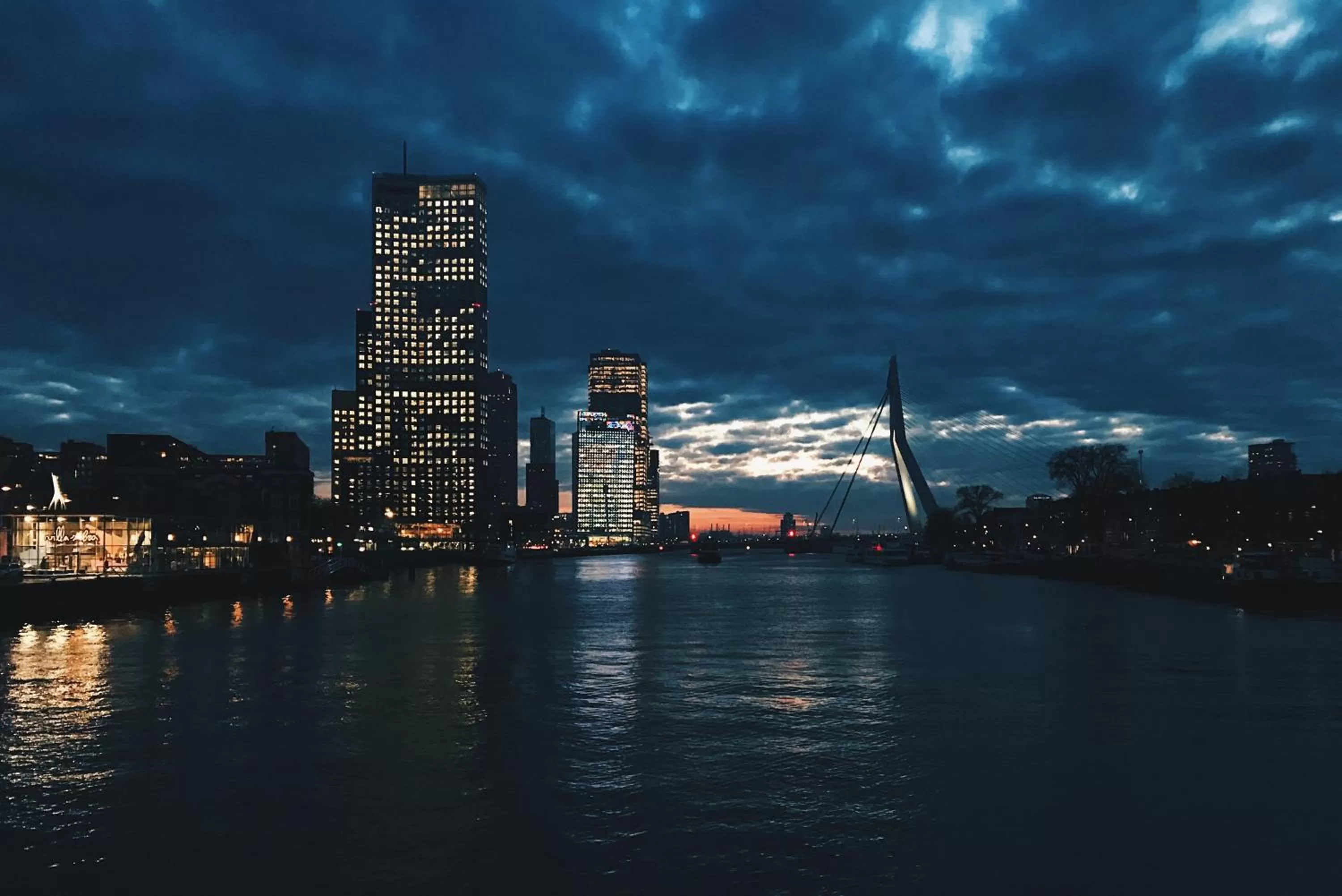 Neighbourhood in Le Marin Hotel Rotterdam City - Handwritten Collection