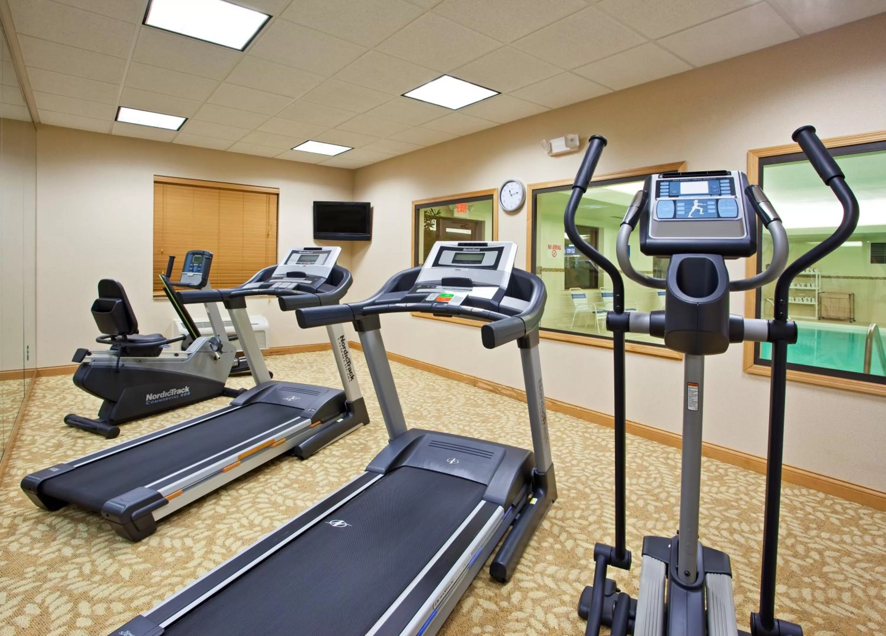 Fitness centre/facilities in Holiday Inn Express Hotel & Suites Chesterfield - Selfridge Area by IHG