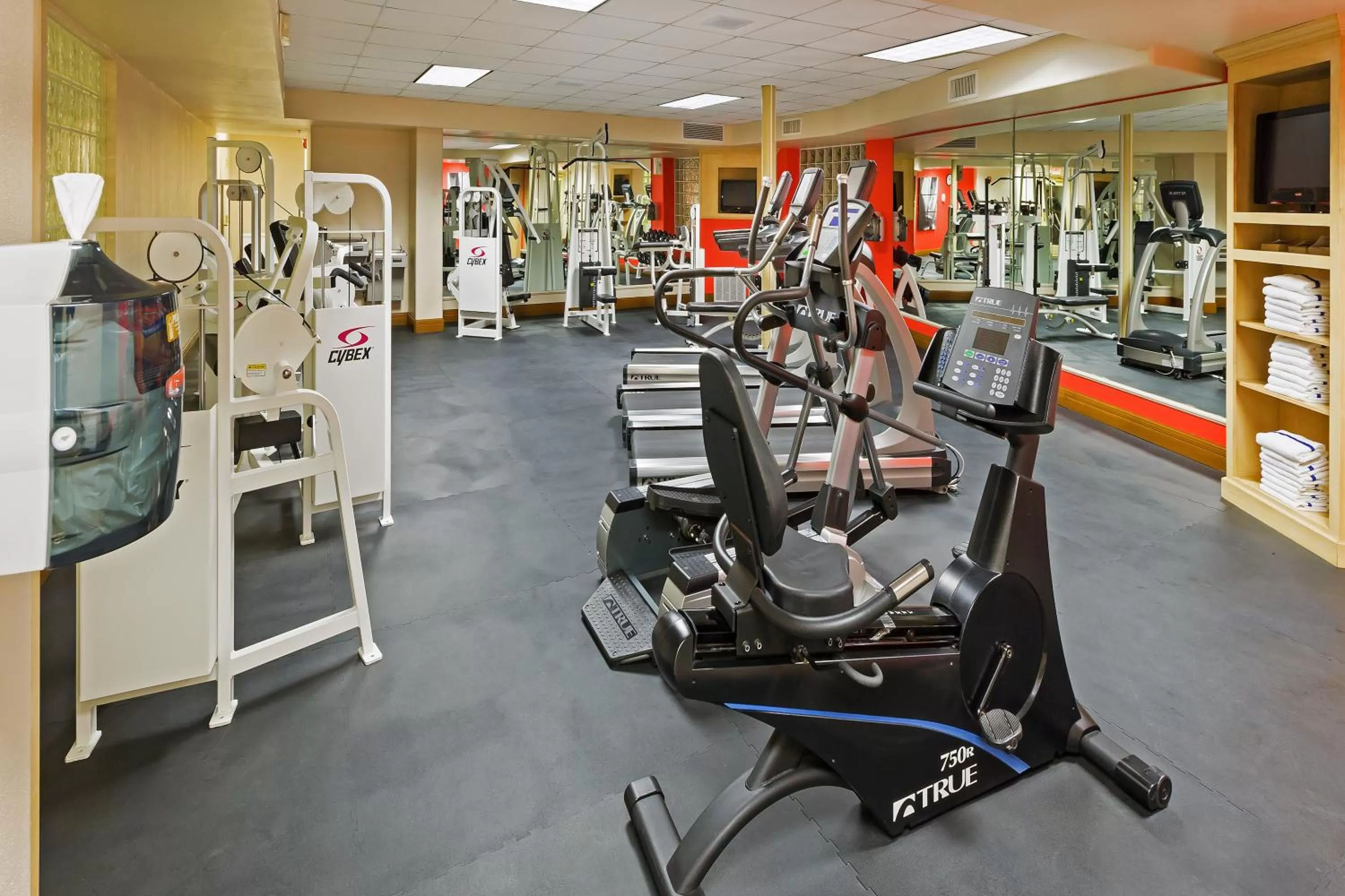 Fitness centre/facilities in Radisson Hotel El Paso Airport