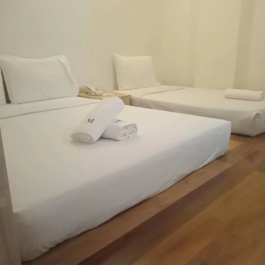 Deluxe Triple Room in Merilton Hotel Deluxe Triple Room in Merilton Hotel