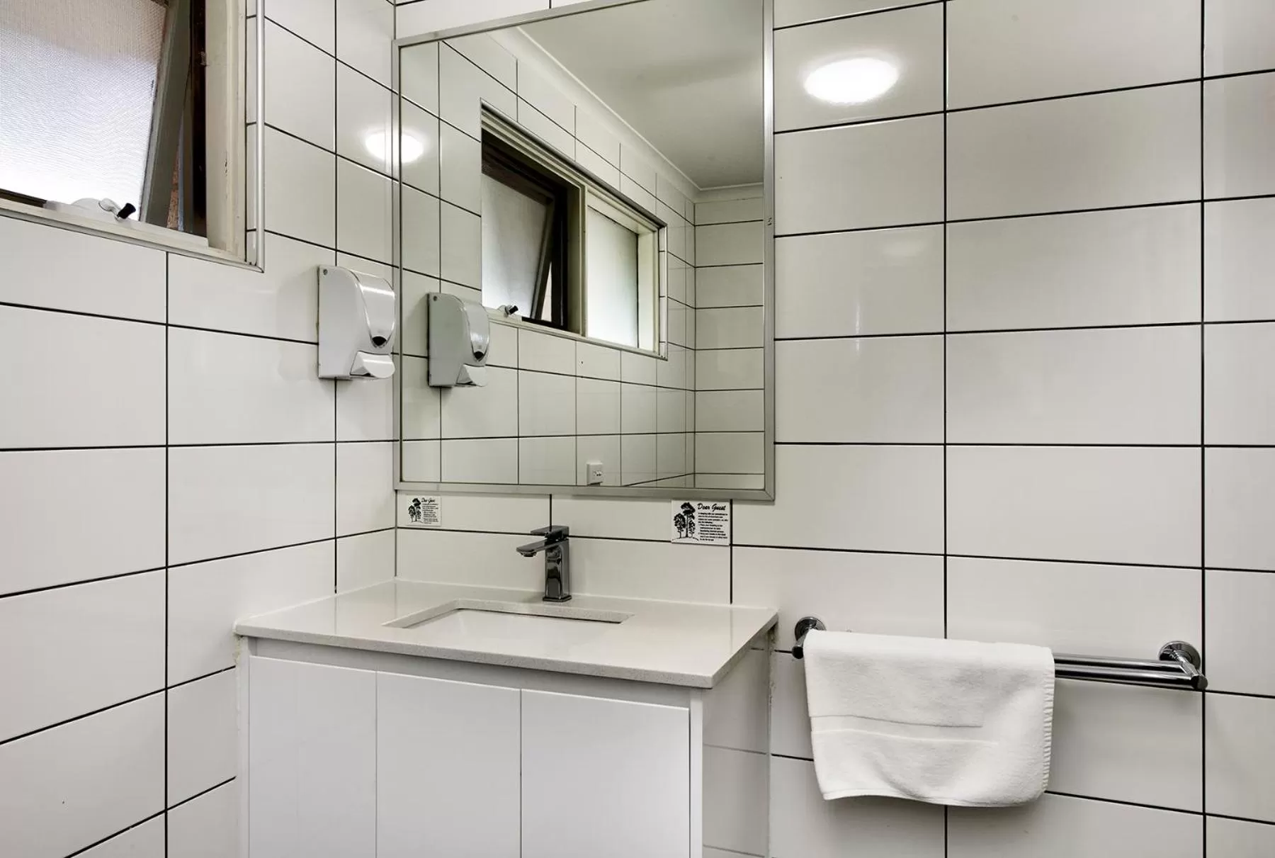 Shower in Frankston Motel