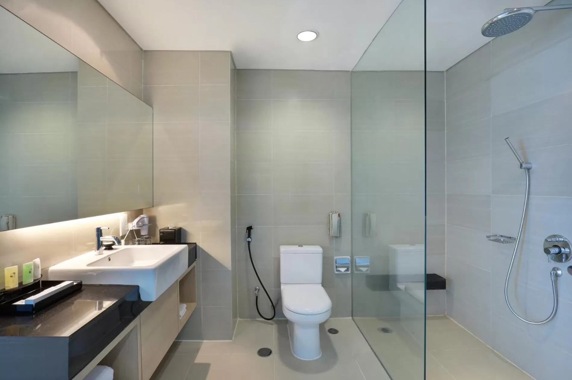 Bathroom in Swiss-Belhotel Mangga Besar