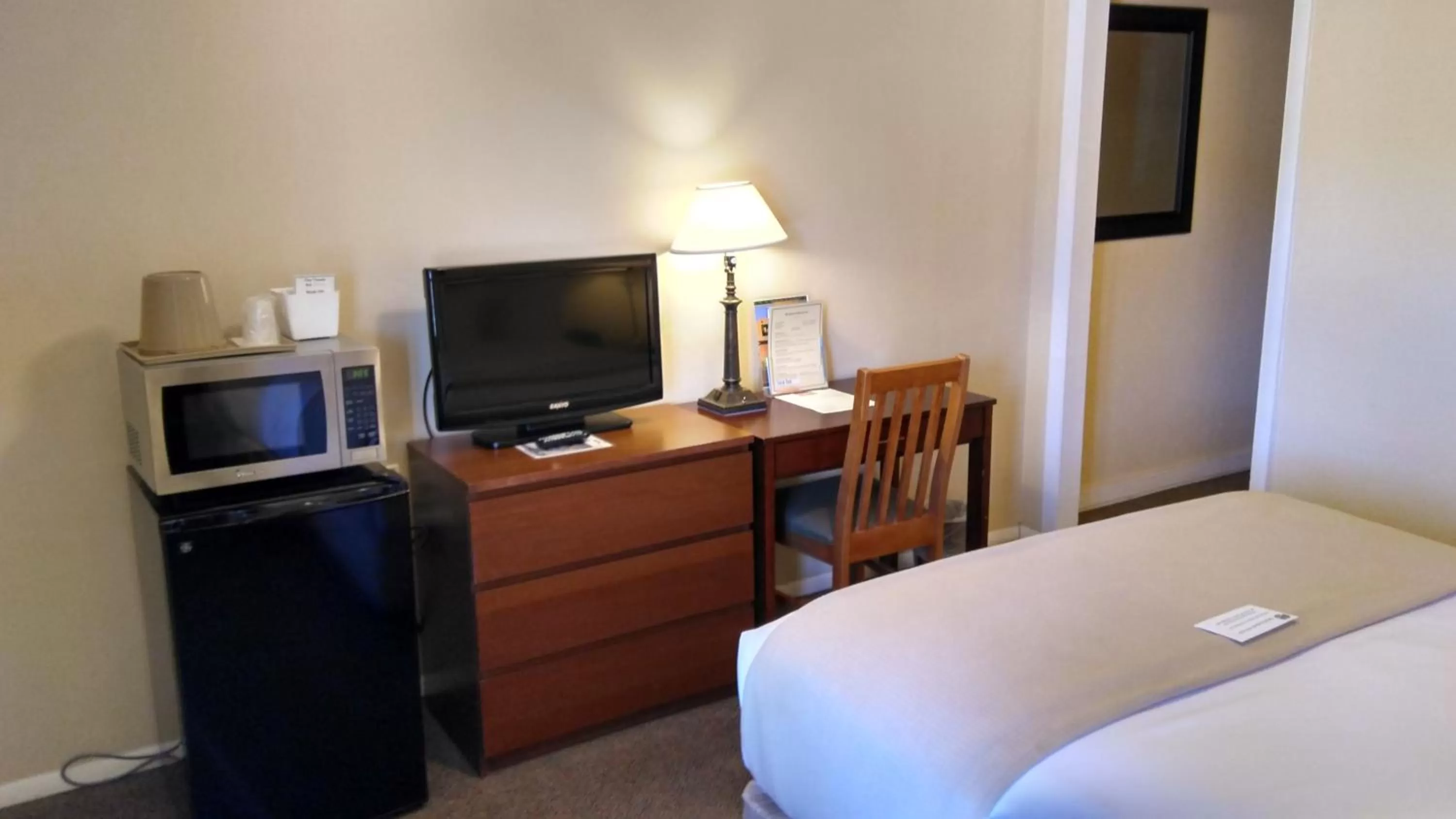 TV and multimedia, Bed in Inca Inn Moab