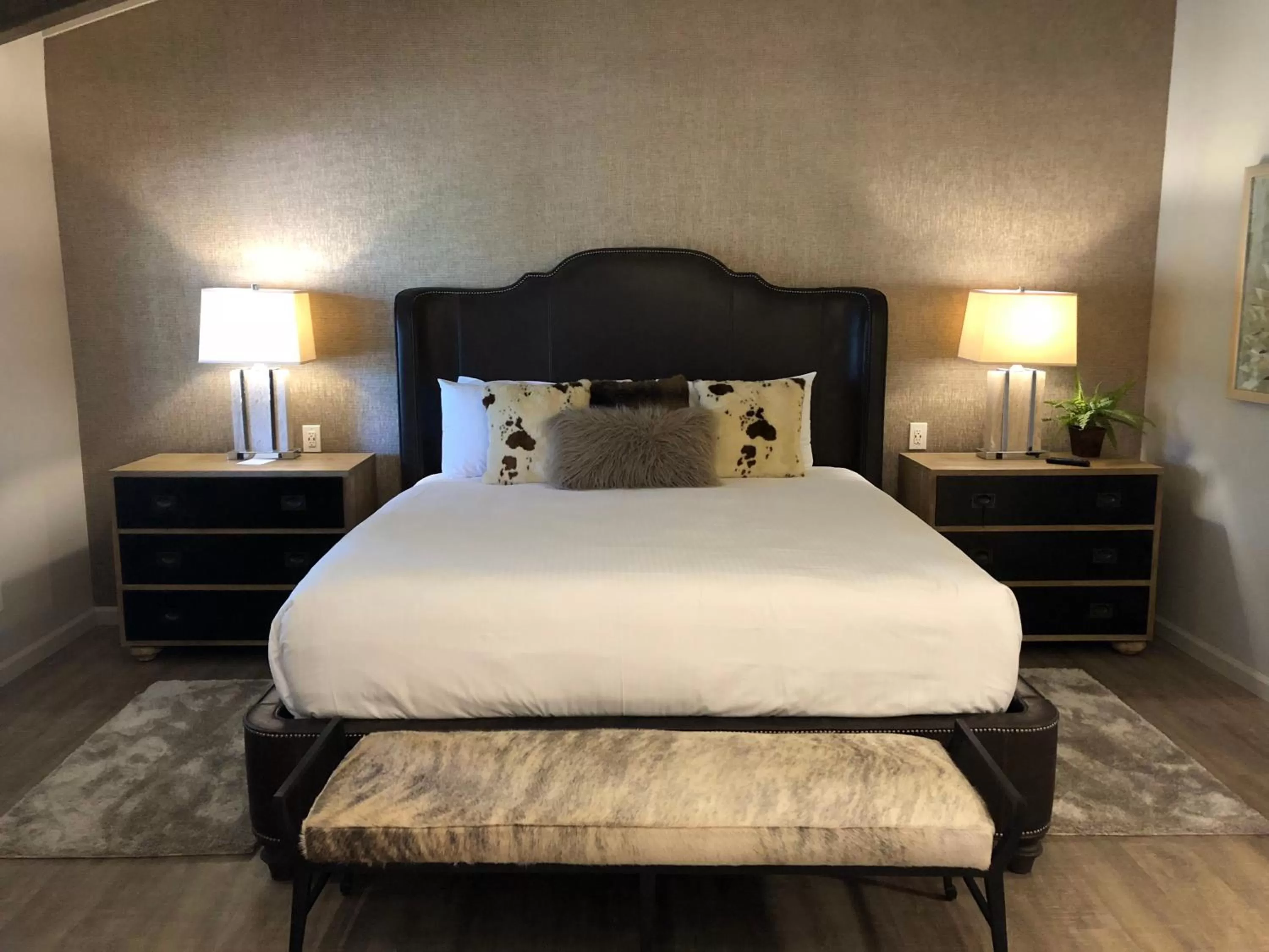 Bed in The Inn at Pasatiempo