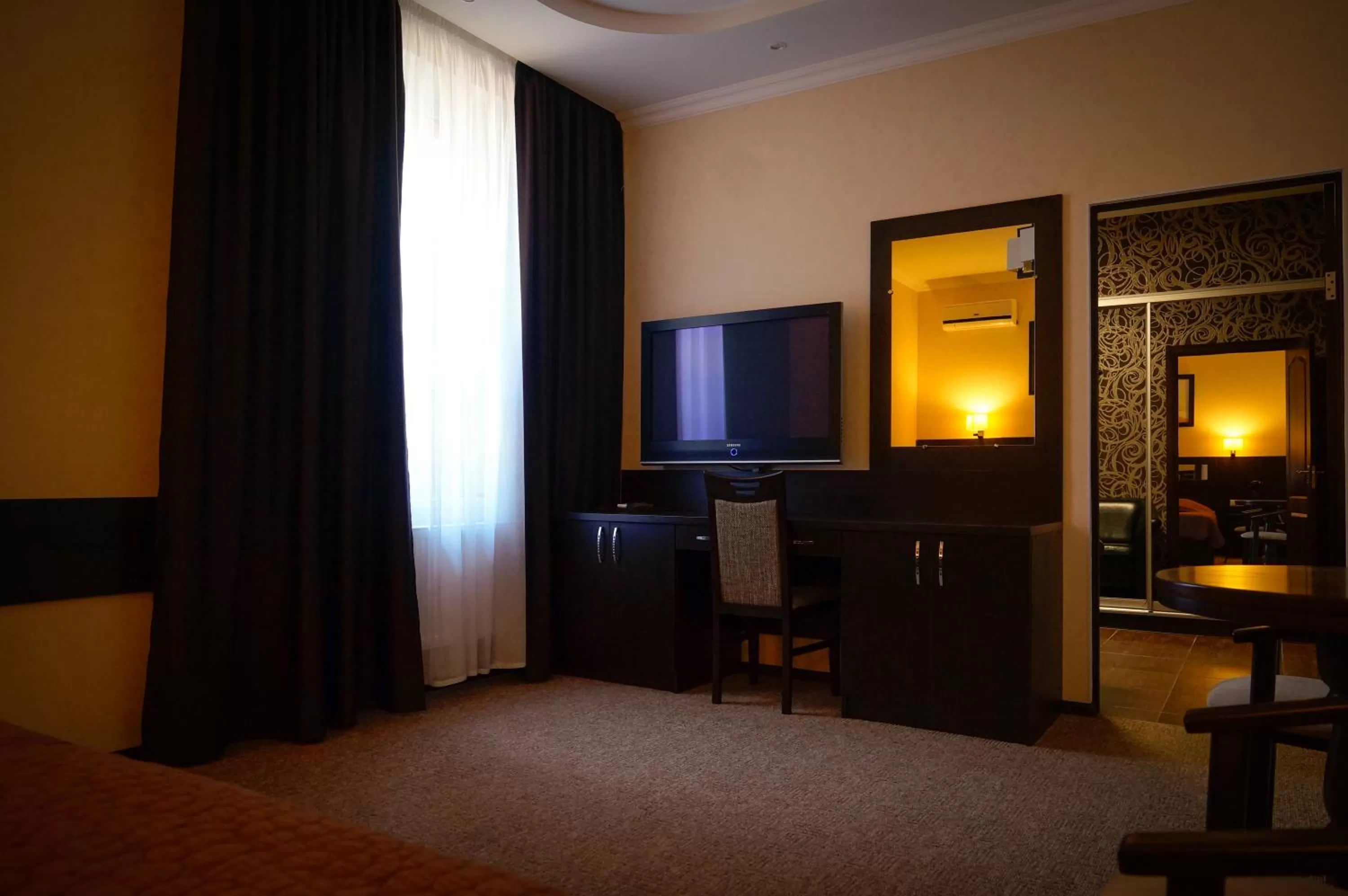 TV/Entertainment Center in Delta Hotel
