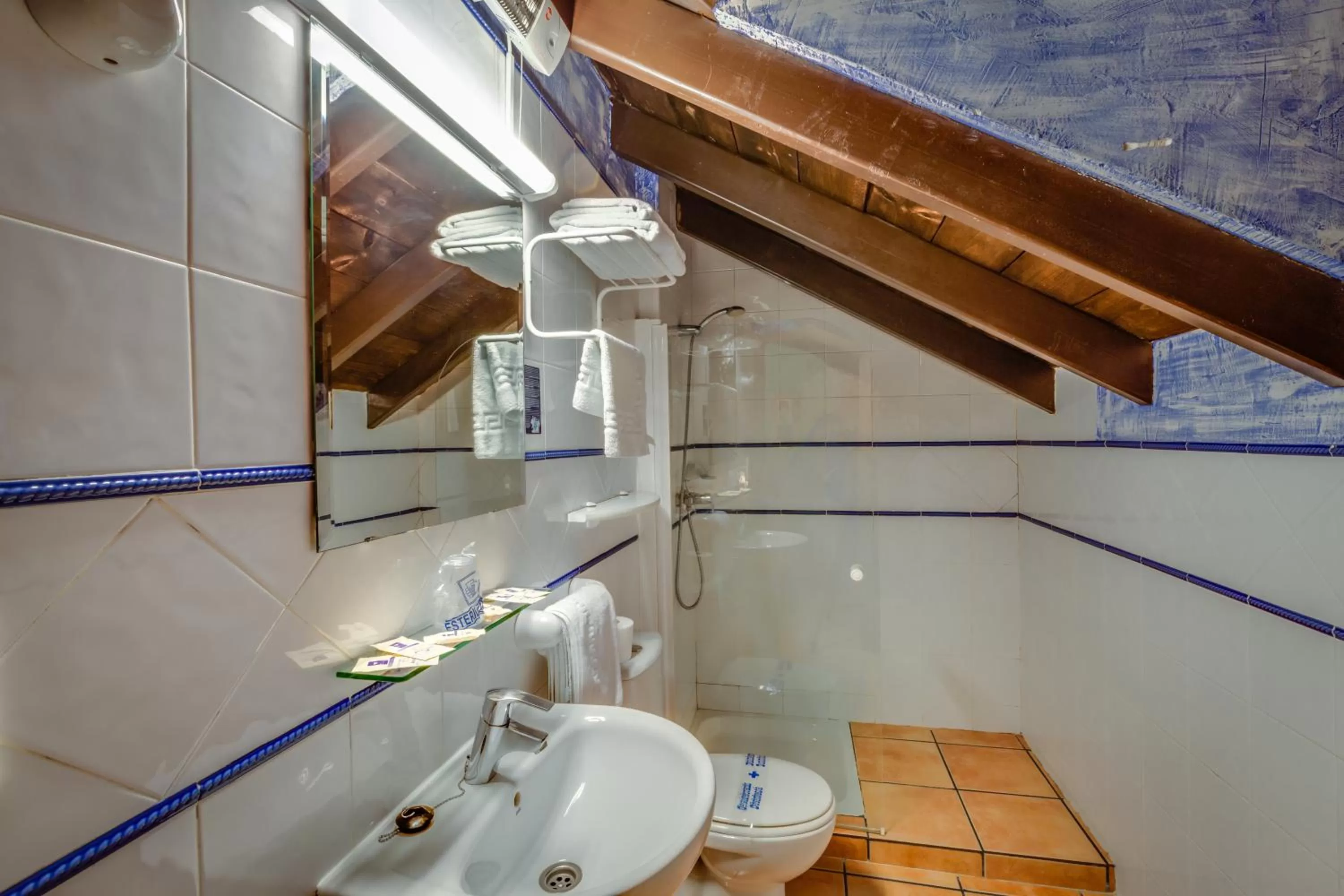 Photo of the whole room in Hotel Rural Huerta del Laurel