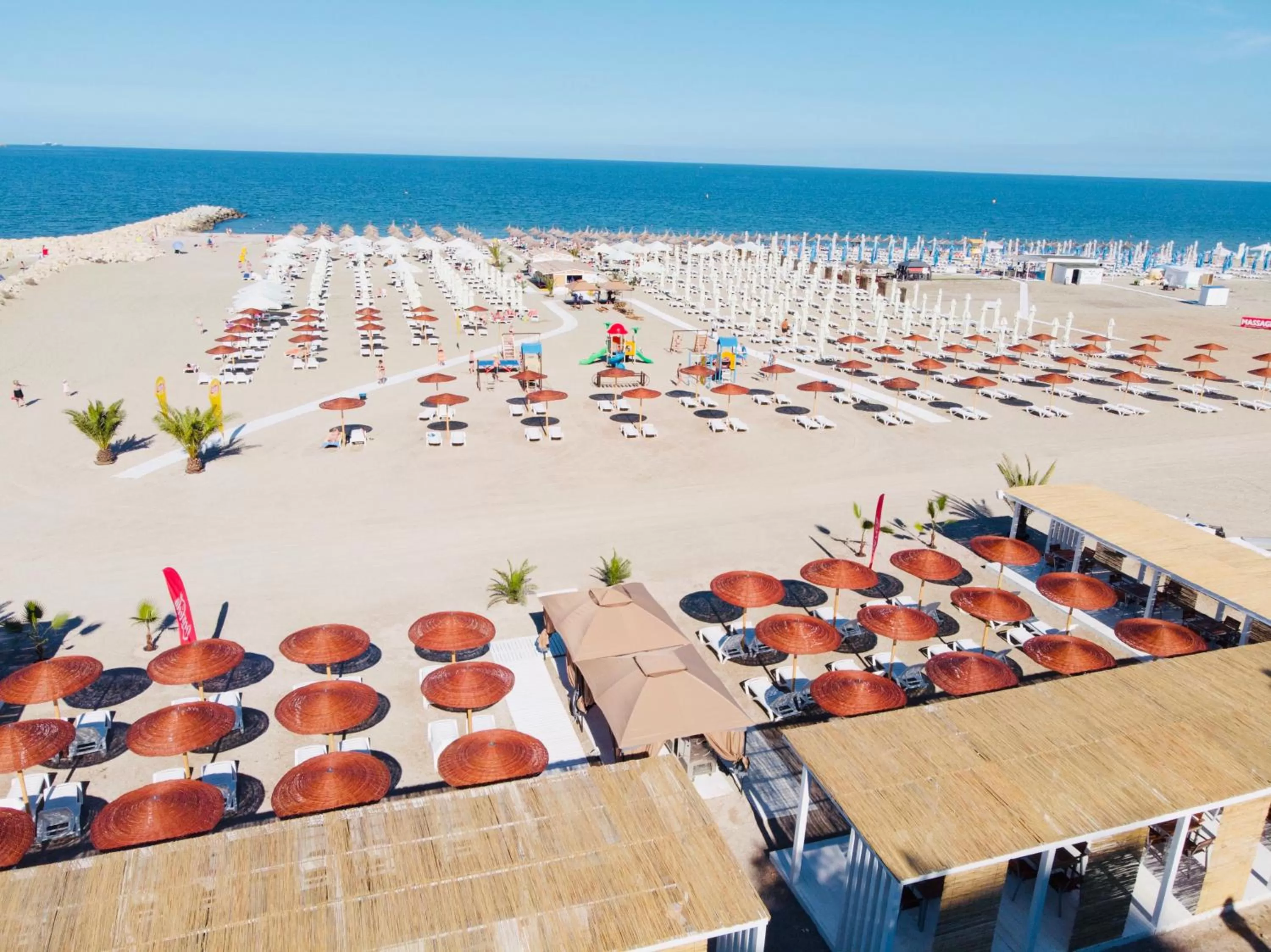Beach in Aqvatonic Hotel - Steaua de Mare