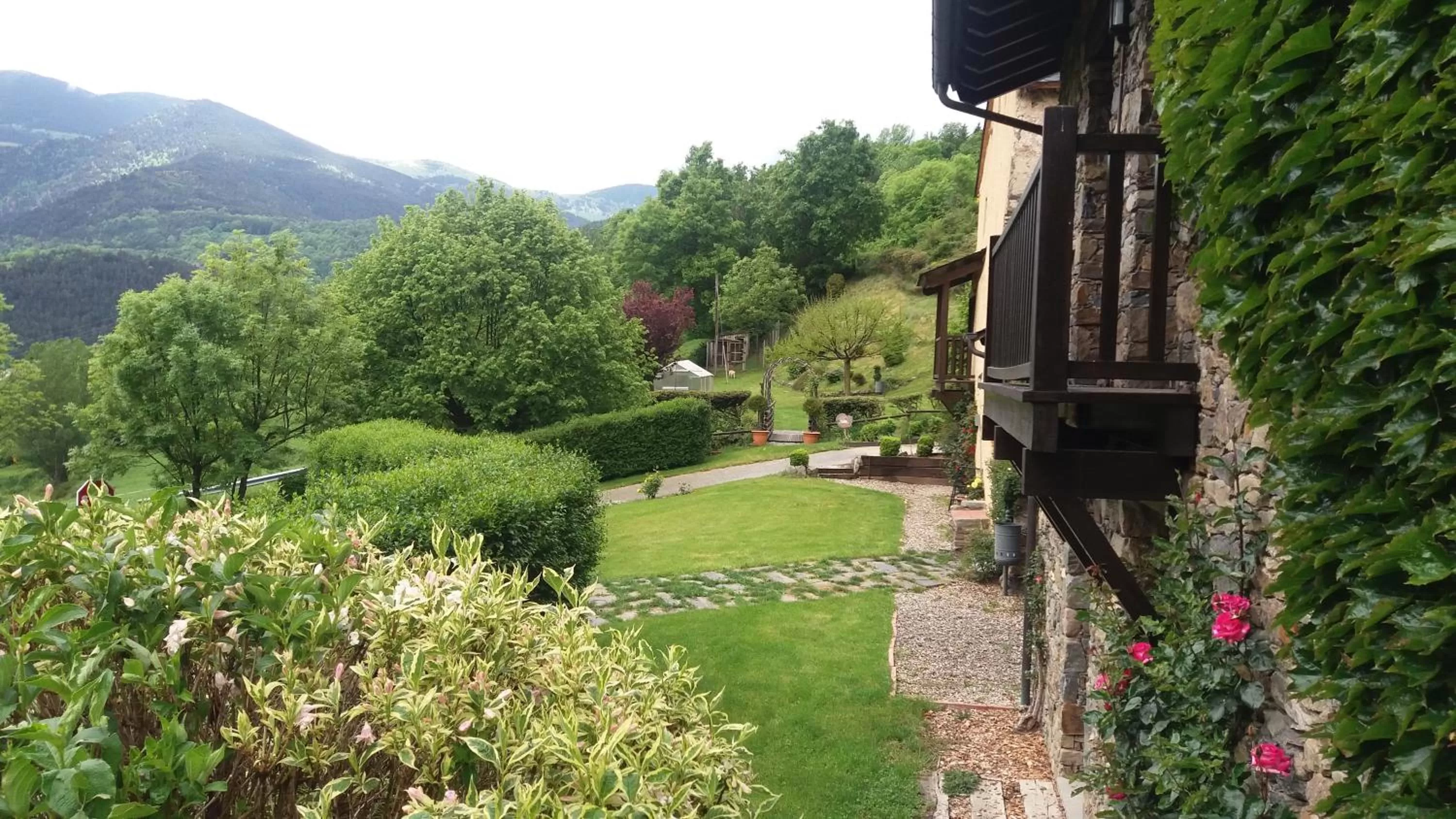 Facade/entrance in Hotel Cruells