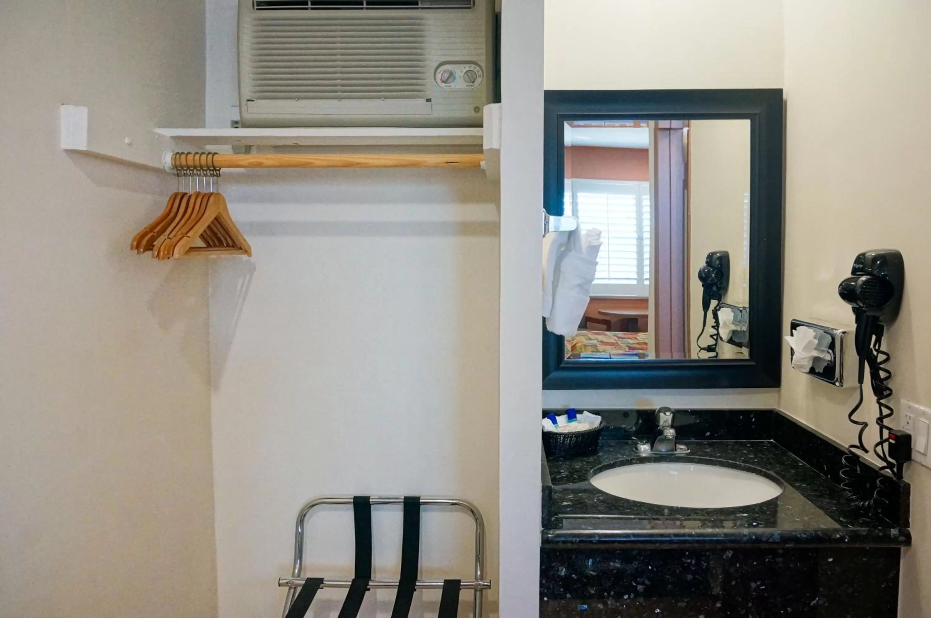 Bathroom in Dunes Inn - Sunset