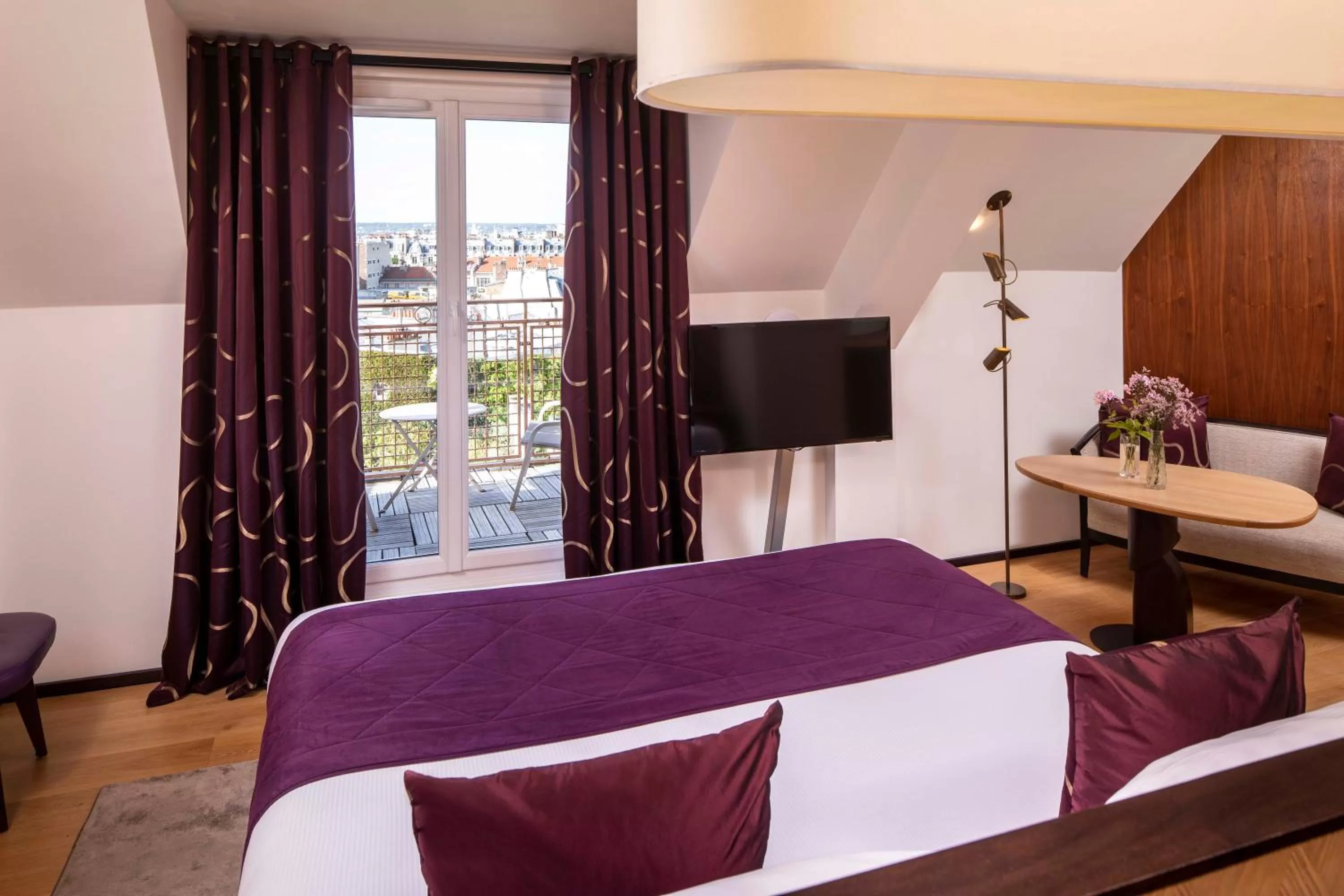 Patio, Bed in Hotel Maison FL