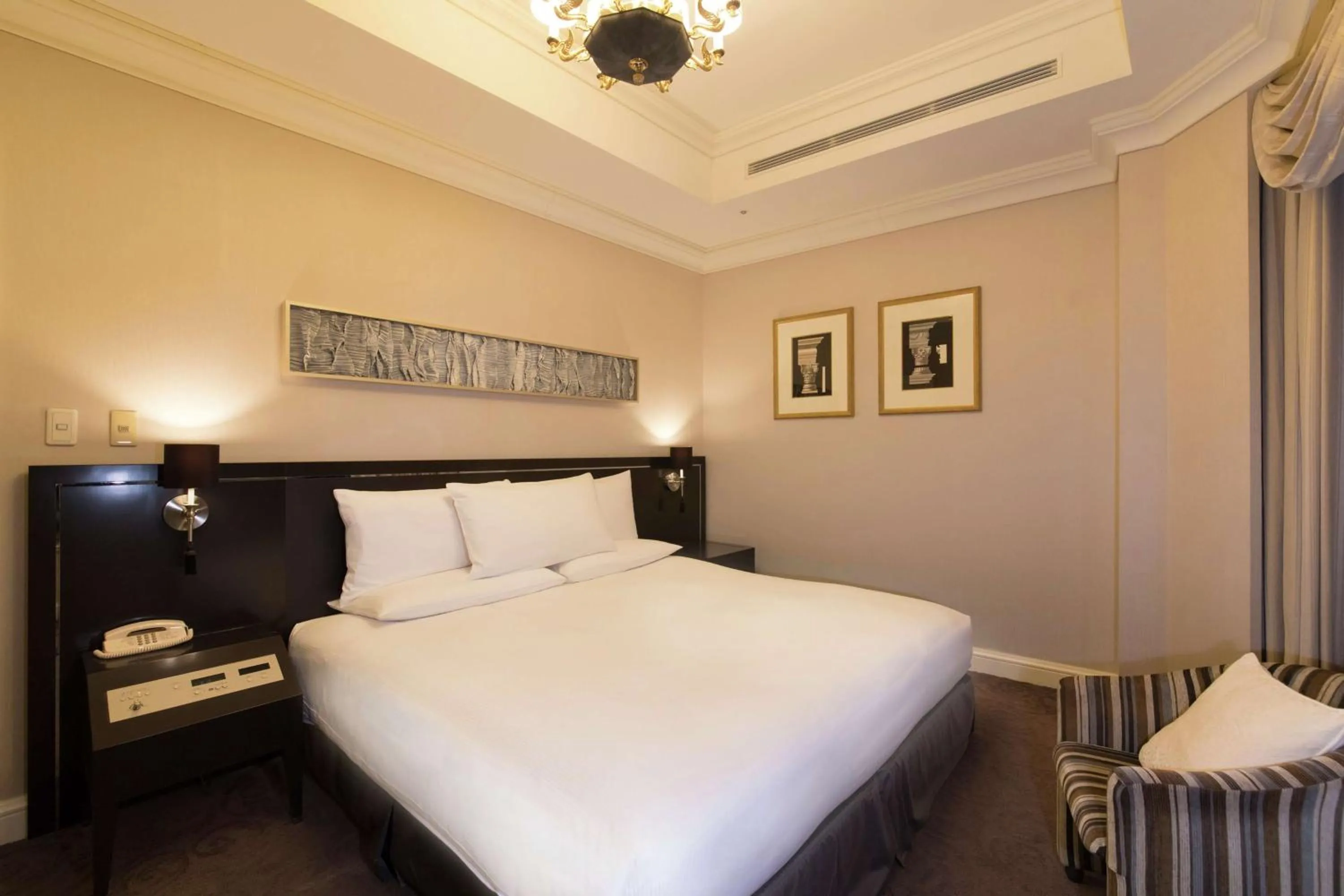 Bed in Hilton Tokyo Narita Airport