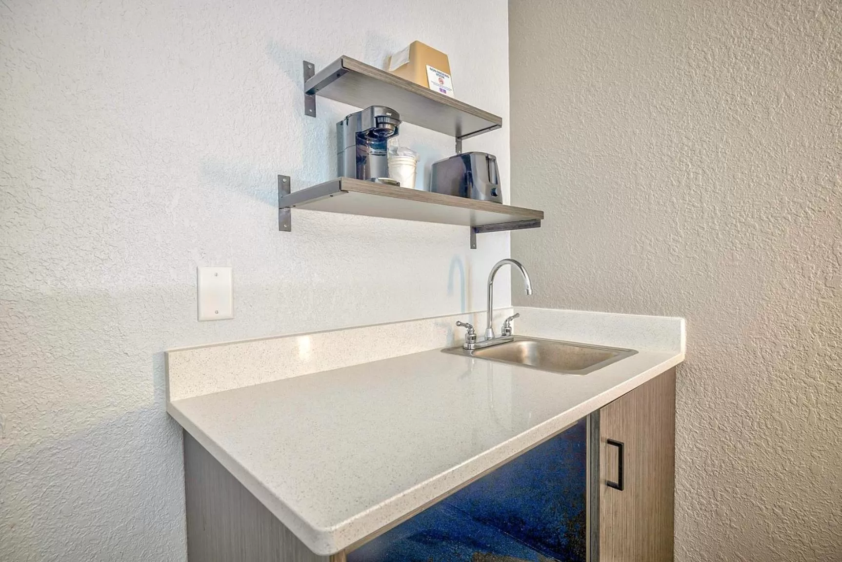 Kitchen or kitchenette in Studio 6 Effingham, IL