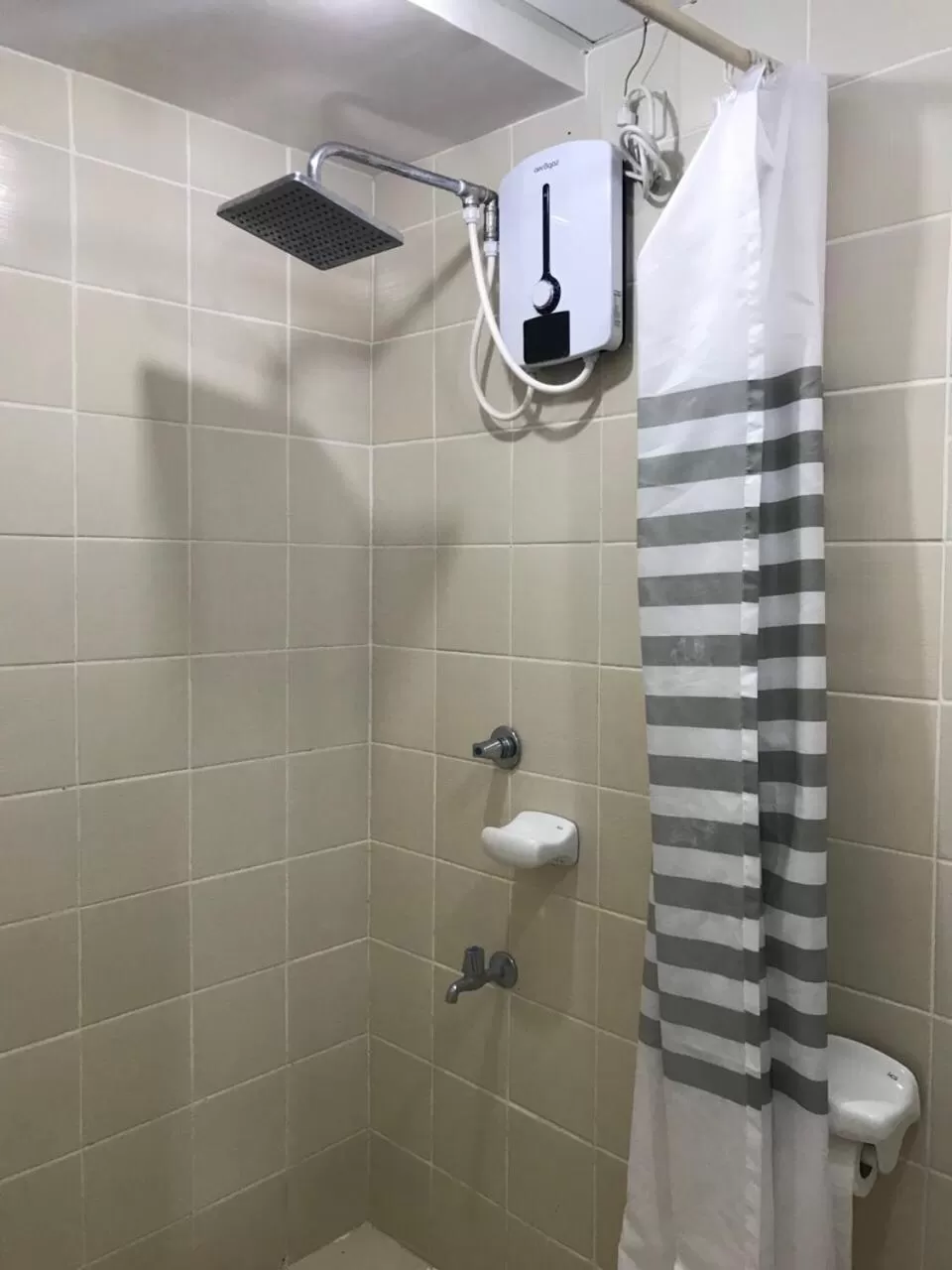 Shower in Condo with Free Swimming Pool & Viewing Deck