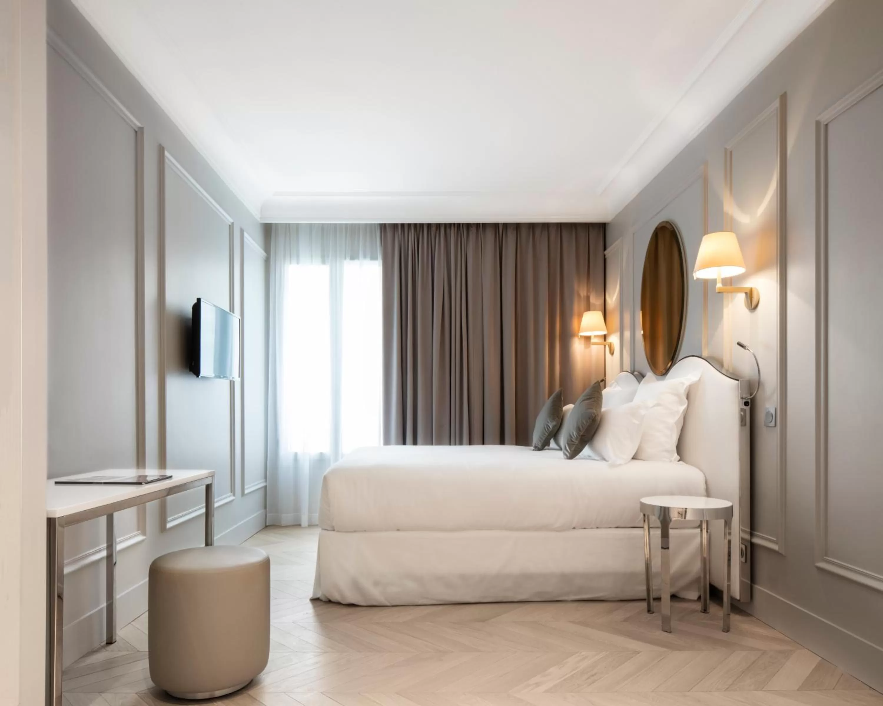 Bed in Hotel Trinité Haussmann