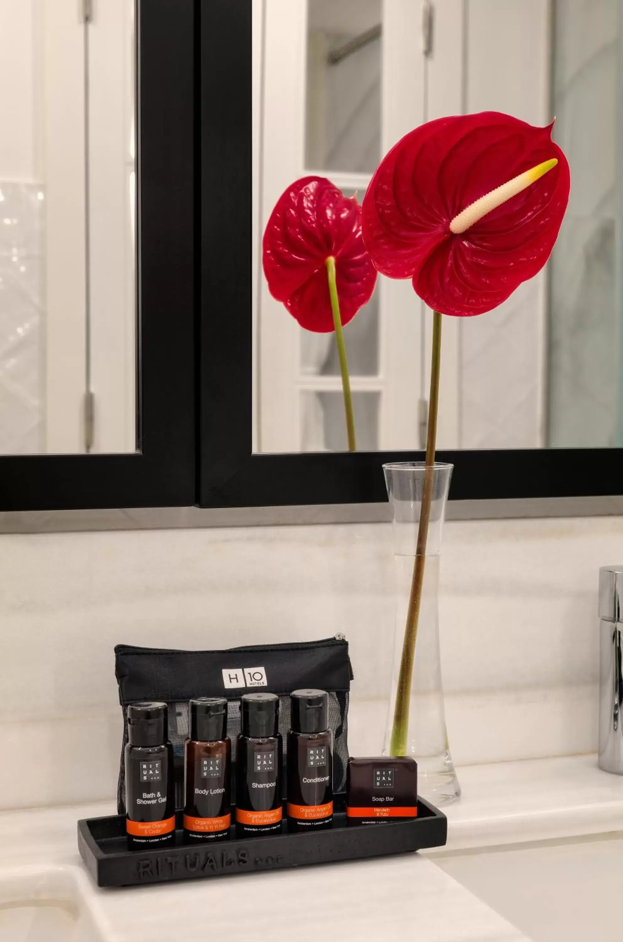 Classic Basic Room in H10 Metropolitan 4* Sup Classic Basic Room in H10 Metropolitan 4* Sup