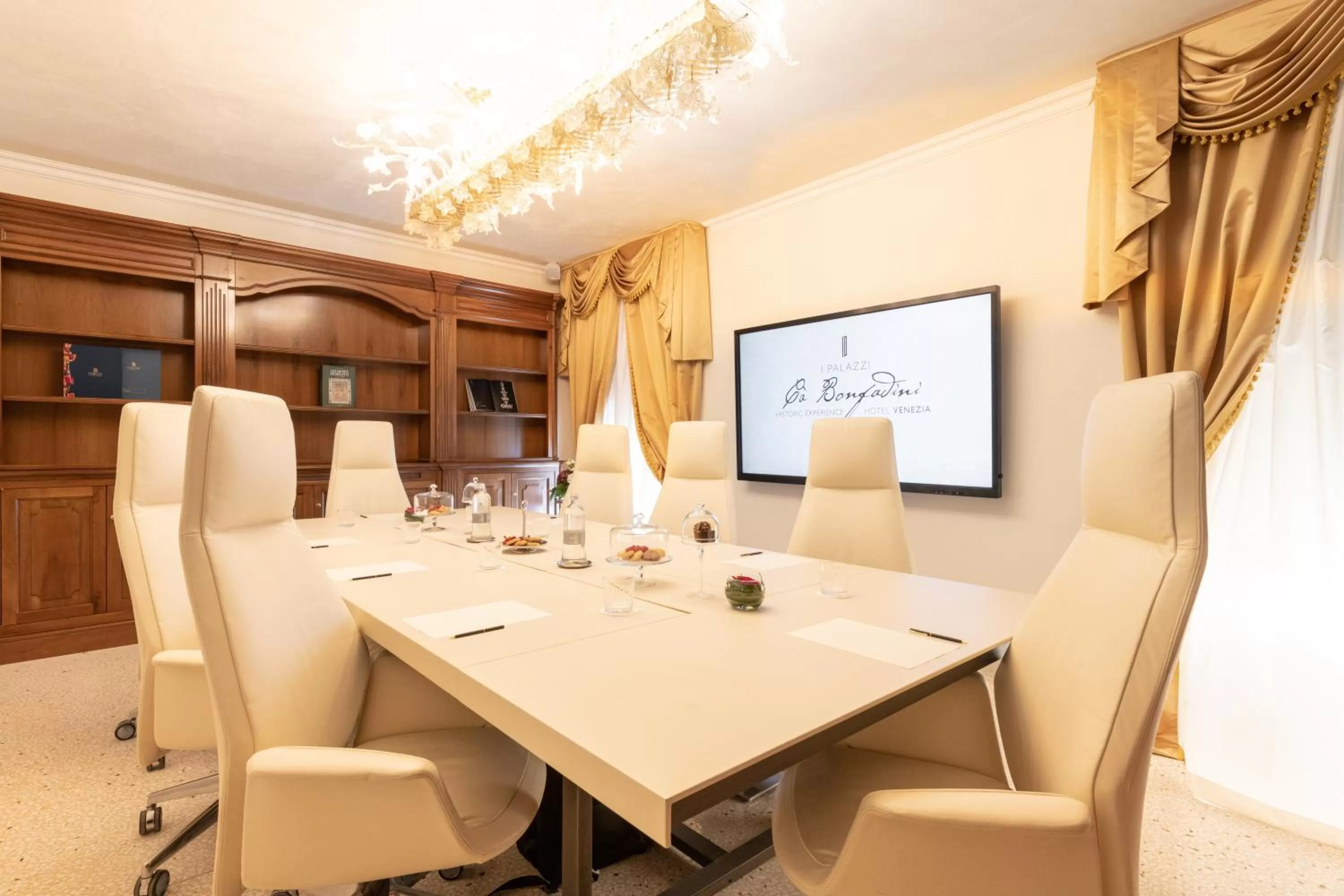 Business facilities in Ca' Bonfadini Historic Experience
