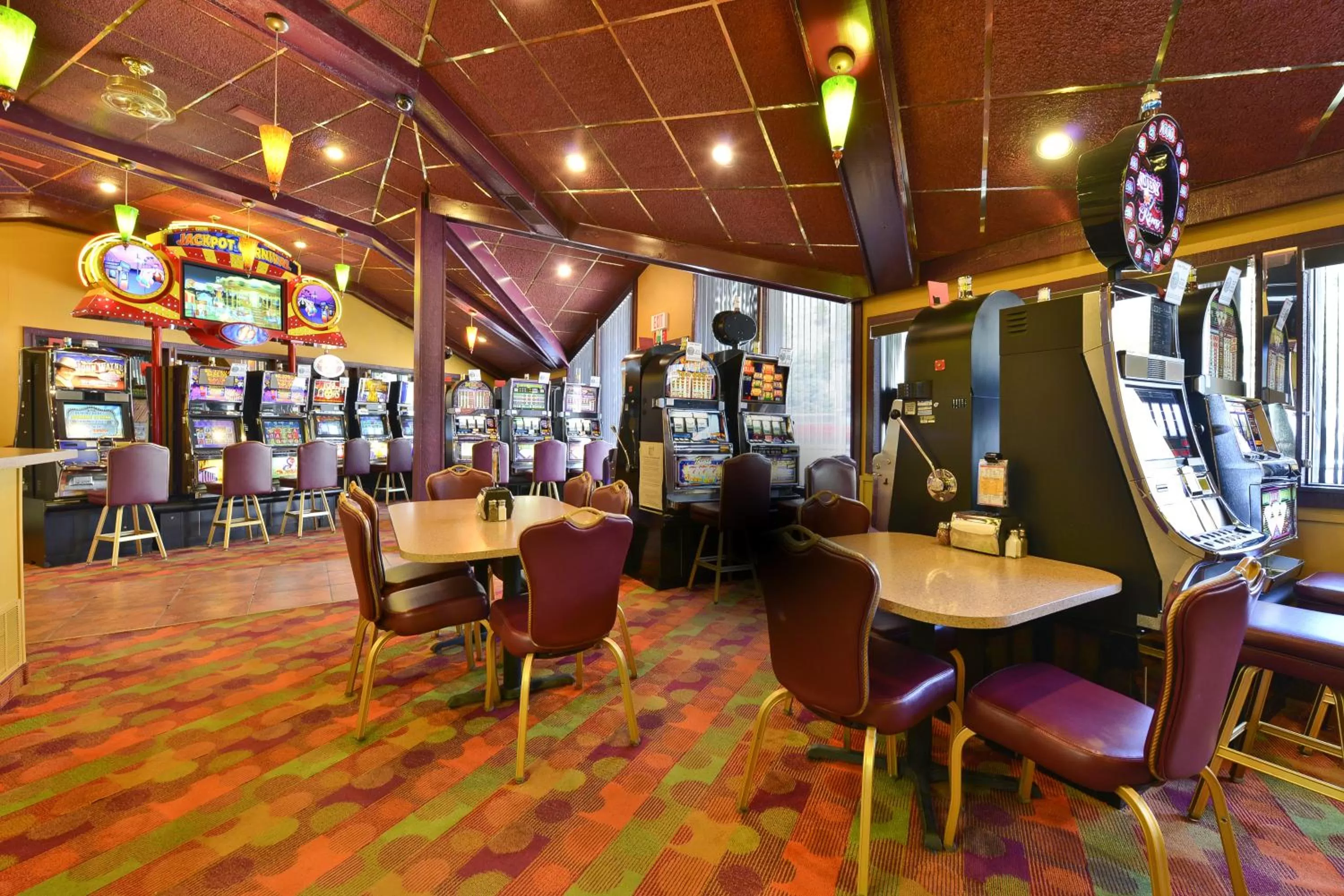 Lounge or bar in Super 8 by Wyndham Deadwood Black Hills Area