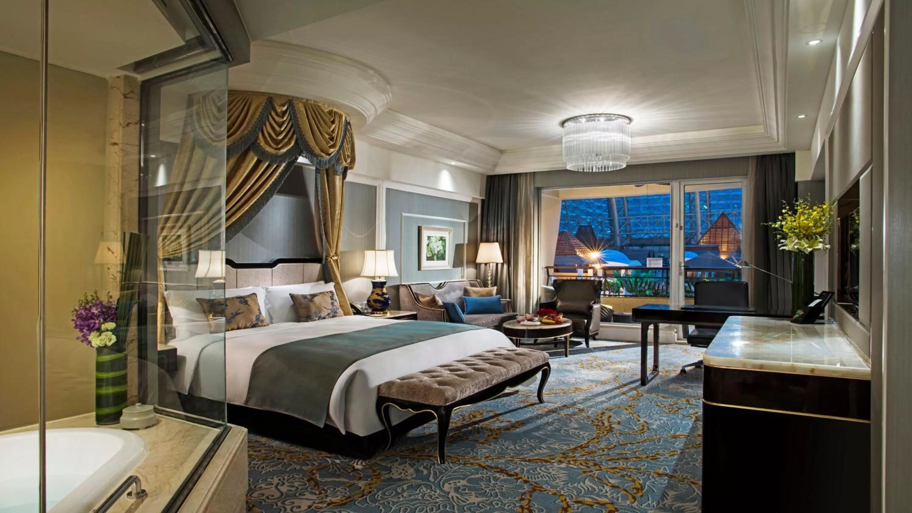 Photo of the whole room, Bed in InterContinental Chengdu Global Center by IHG