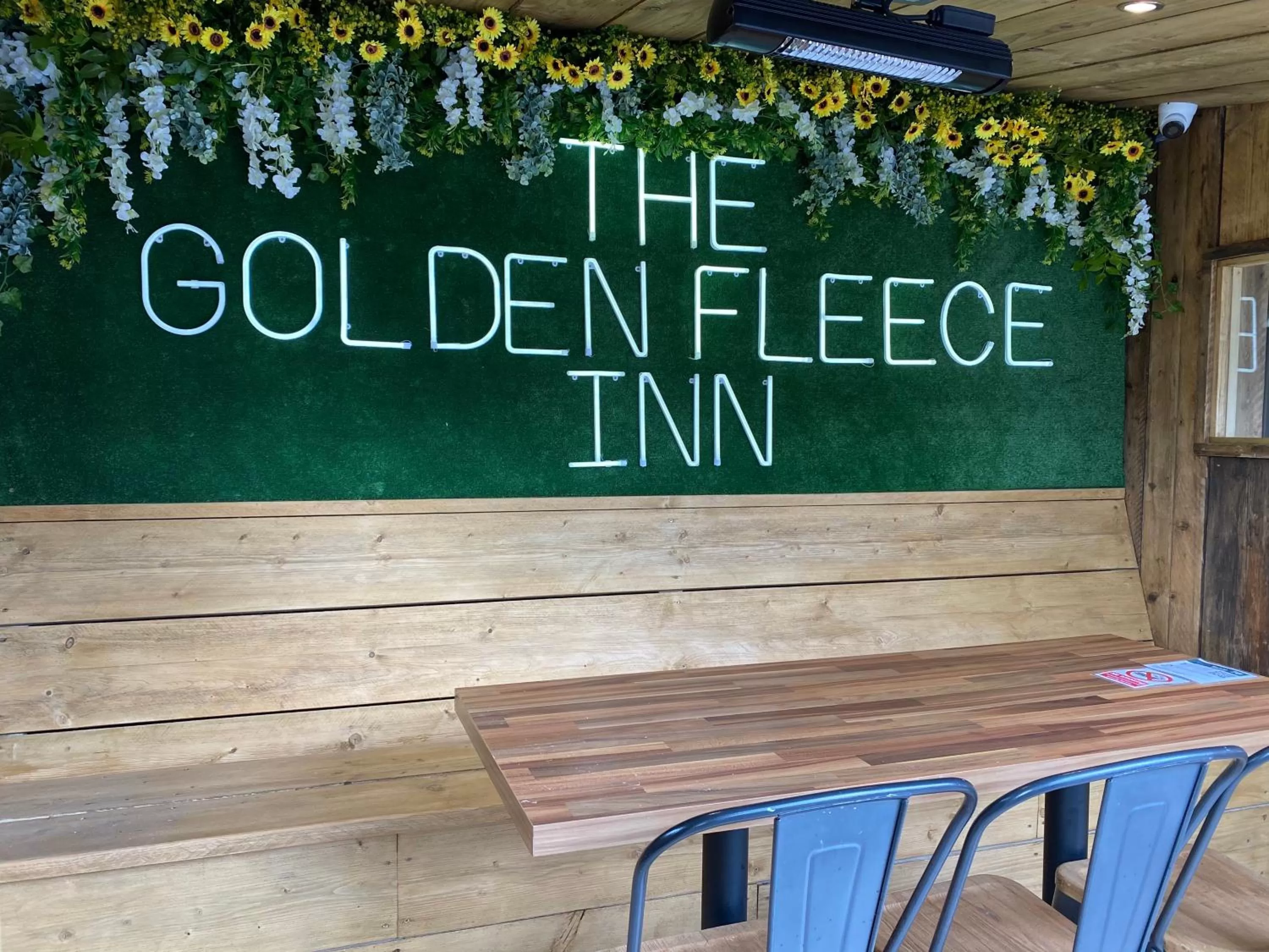 Restaurant/places to eat in The Golden Fleece Inn