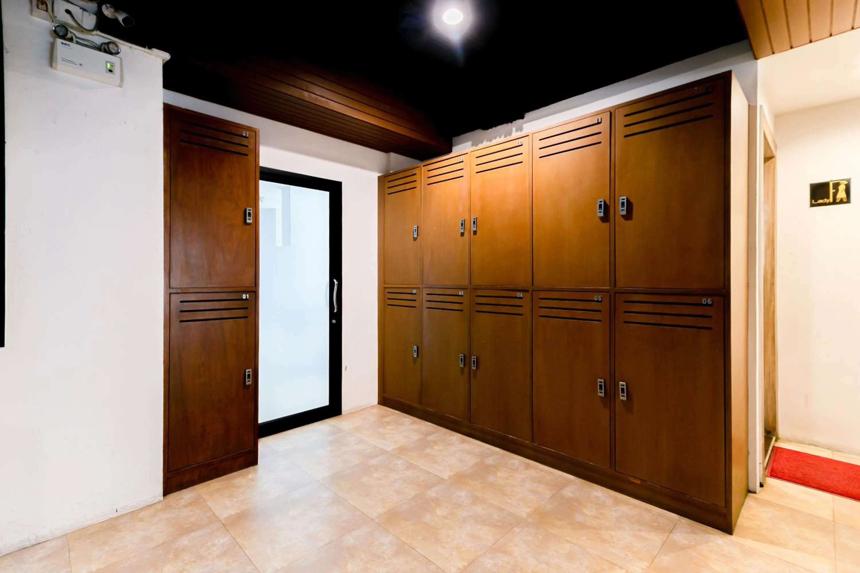 microwave in The Bedrooms Hostel Pattaya