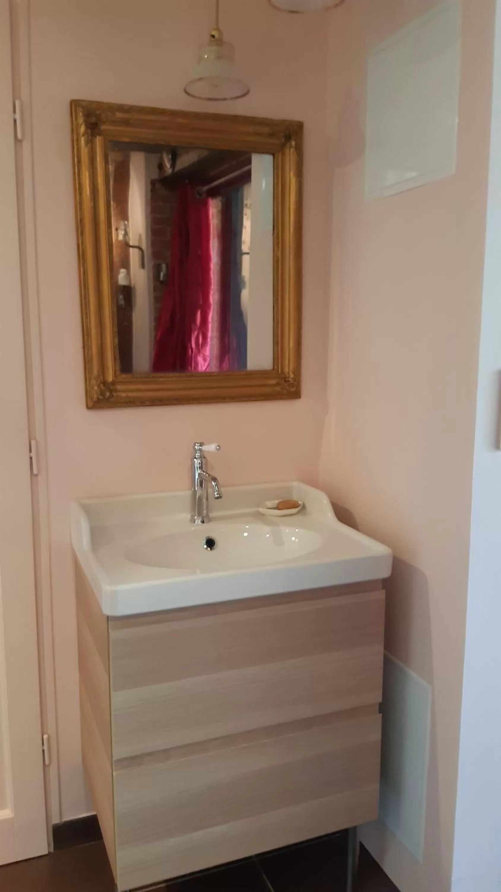 Bathroom in le buisson de la gariole ,chambre rhétaise