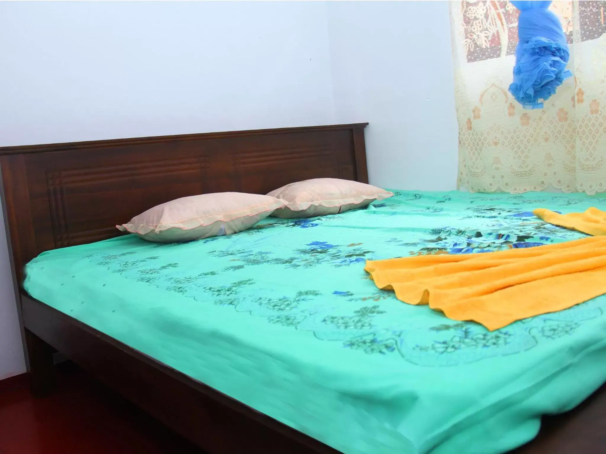 Double Room with Shared Bathroom in Dilan Guest Double Room with Shared Bathroom in Dilan Guest
