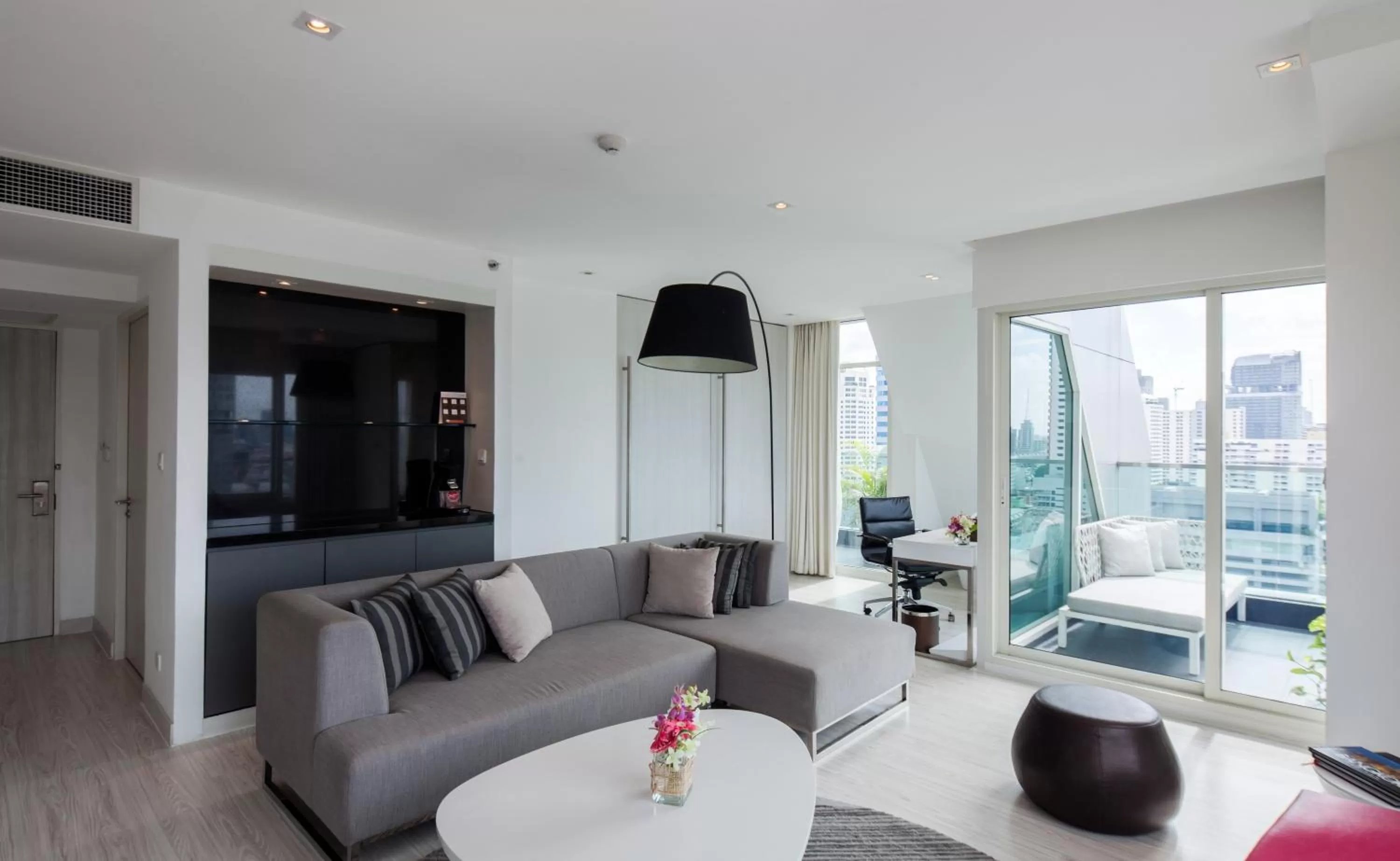 Photo of the whole room in Centara Watergate Pavilion Hotel Bangkok