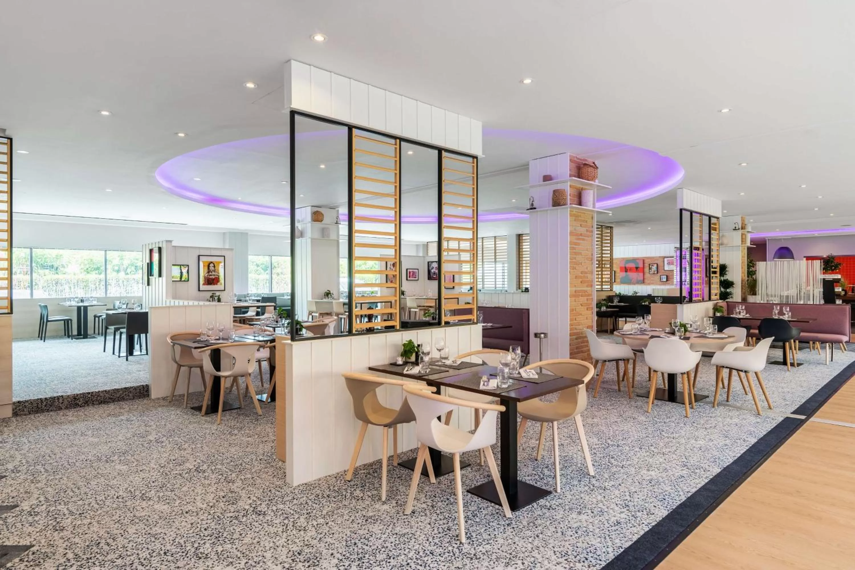 Restaurant/places to eat in Radisson Blu Hotel Toulouse Airport