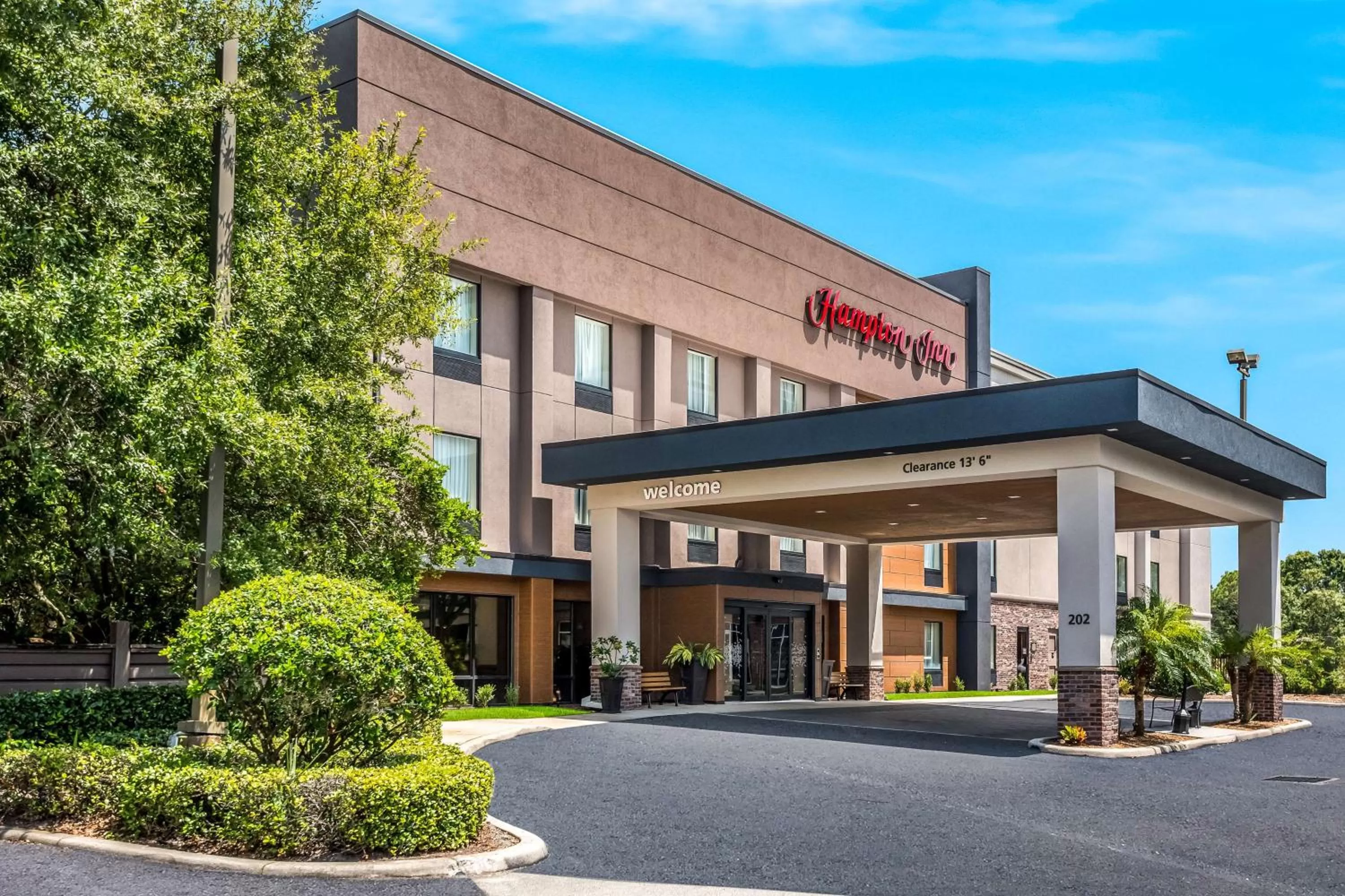Property building in Hampton Inn Winter Haven