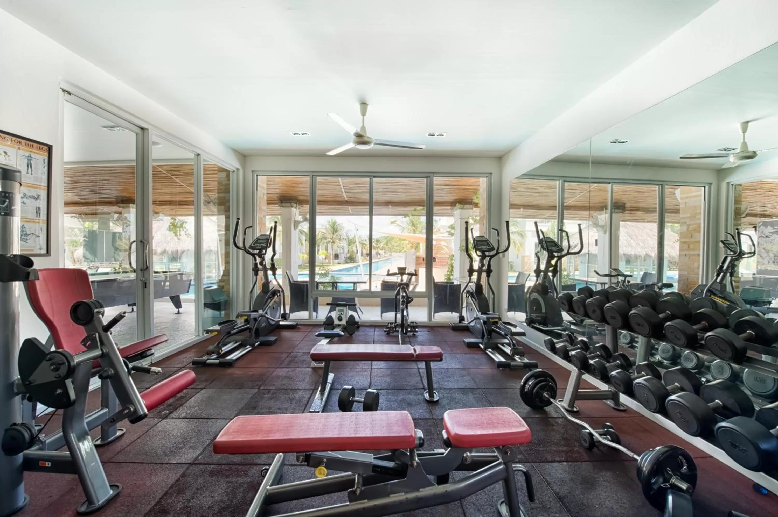 Fitness centre/facilities in Oriental Beach Pearl Resort